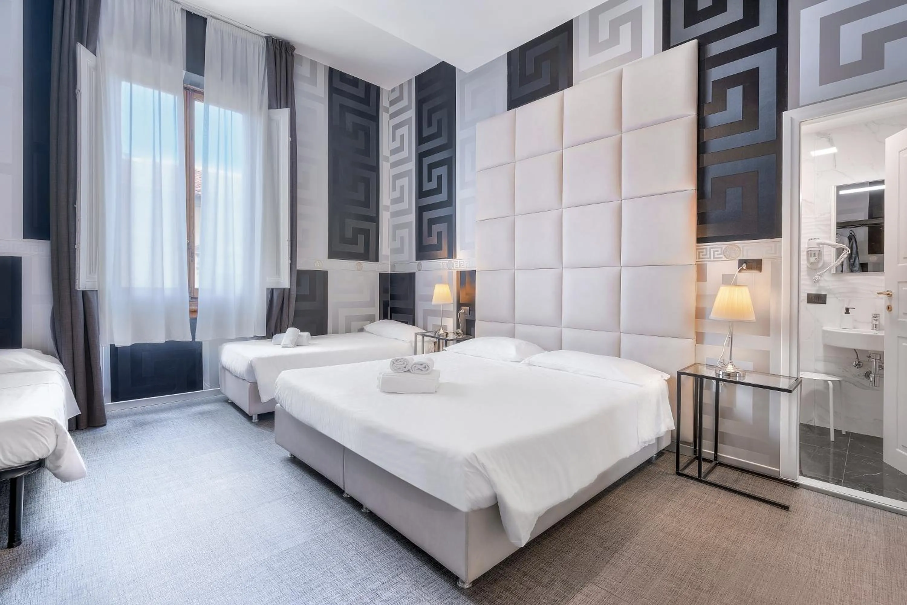 Photo of the whole room, Bed in Hotel Argentina