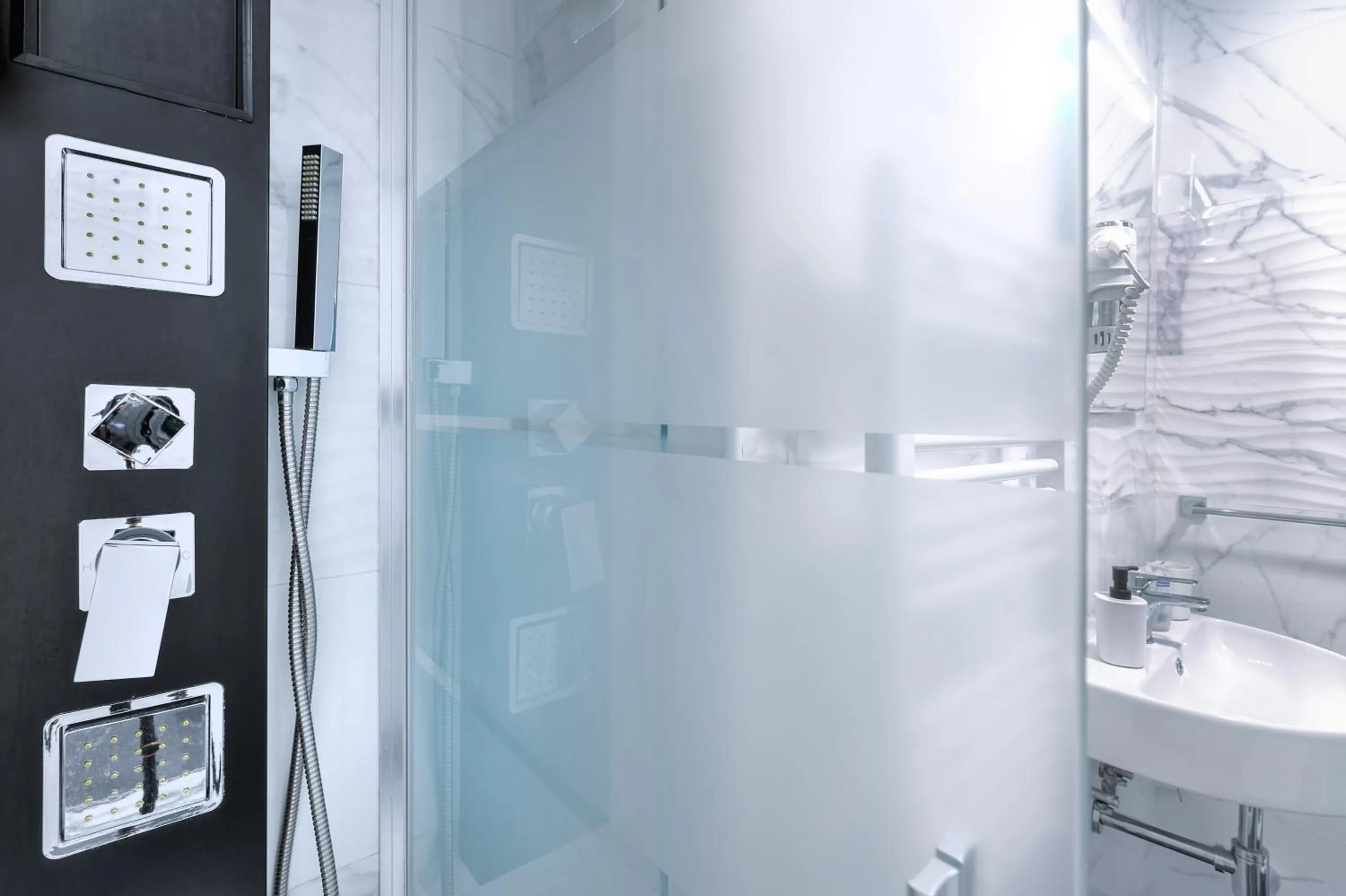 Shower in Hotel Argentina