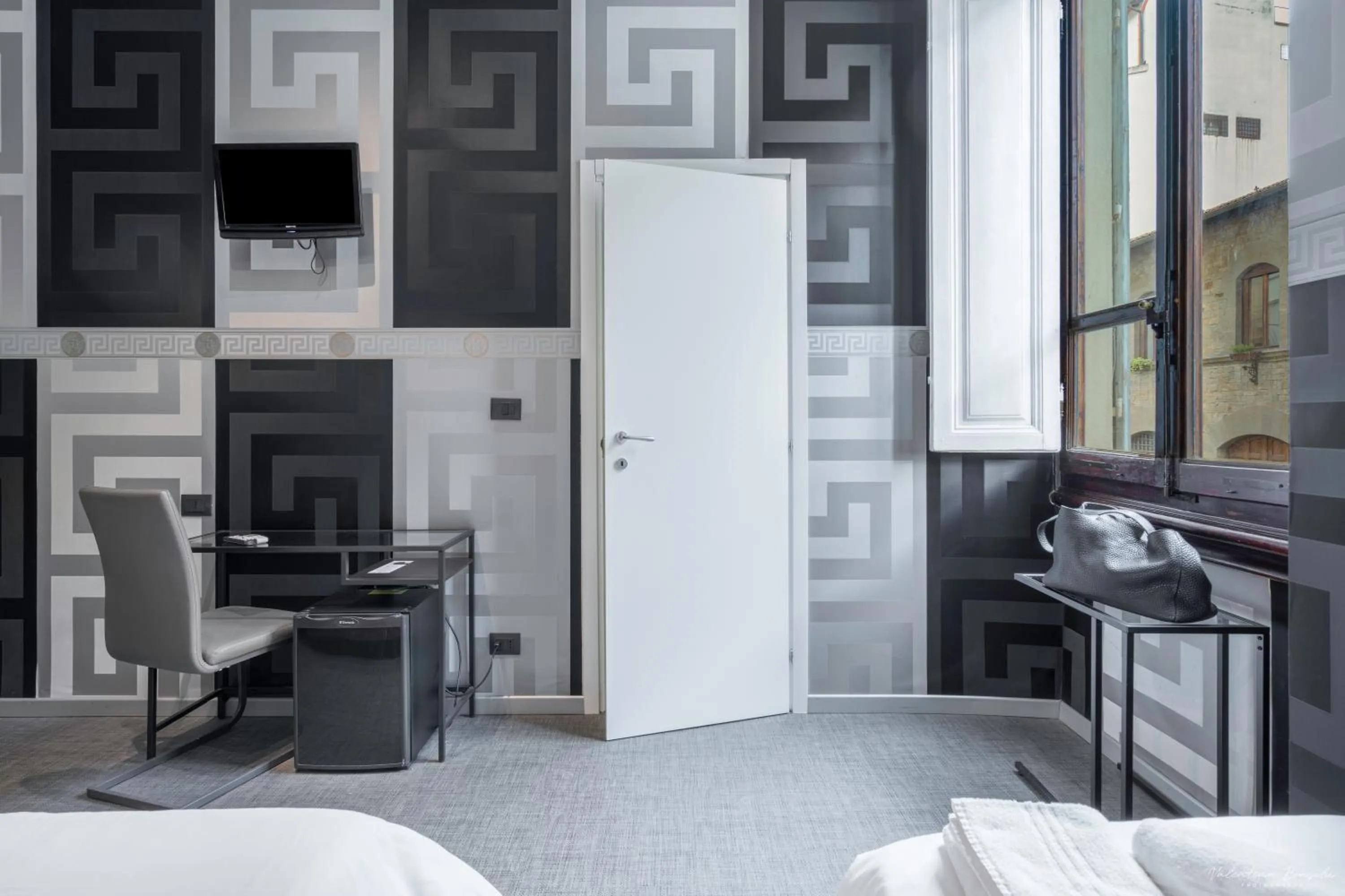 TV and multimedia, Bed in Hotel Argentina