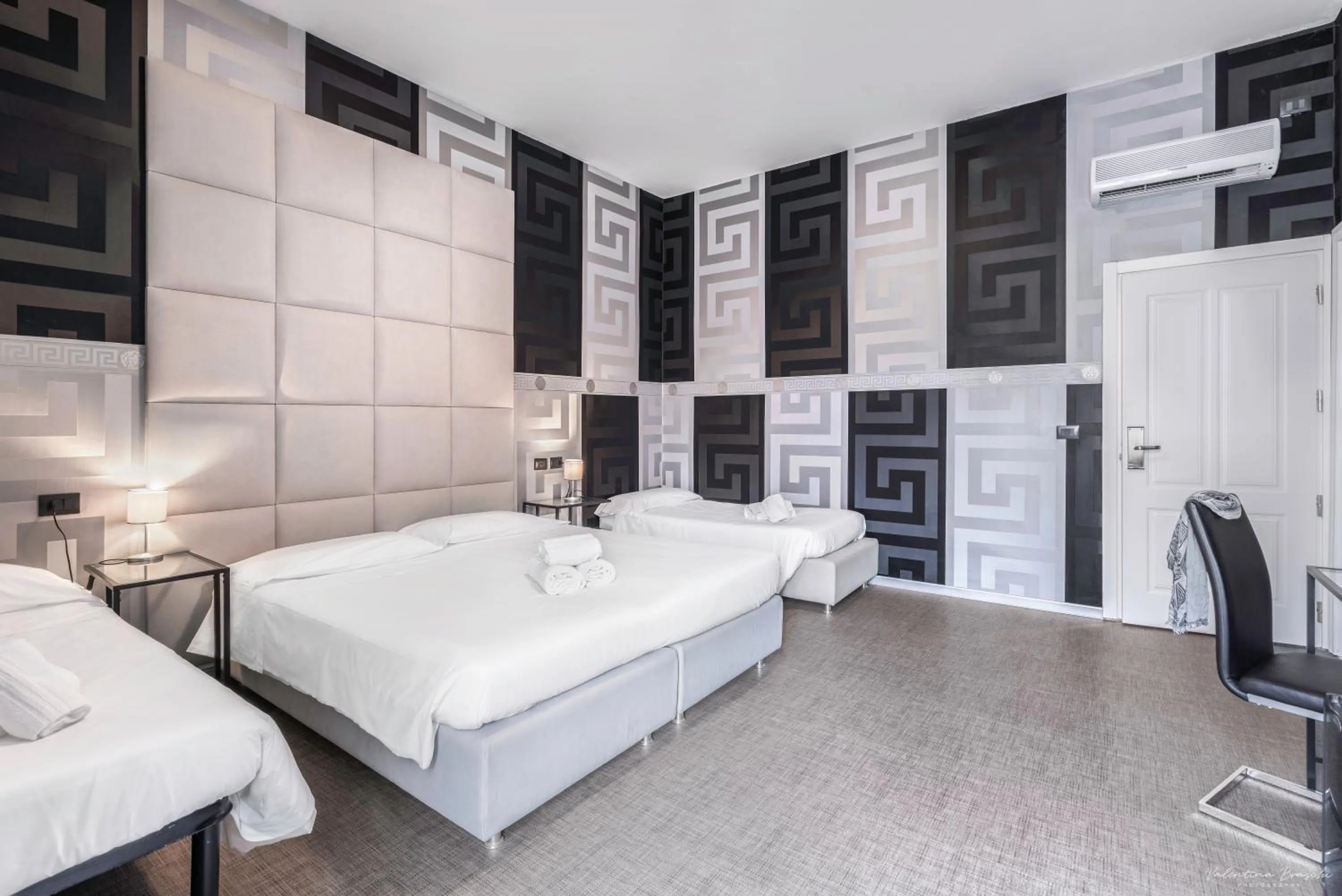 Photo of the whole room, Bed in Hotel Argentina