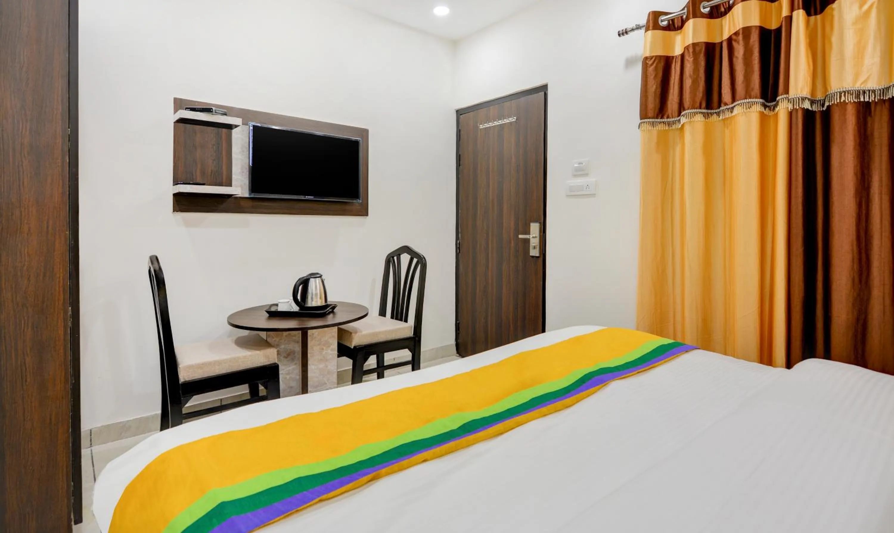 Bedroom, Bed in Itsy Hotels K K Residency Staywell