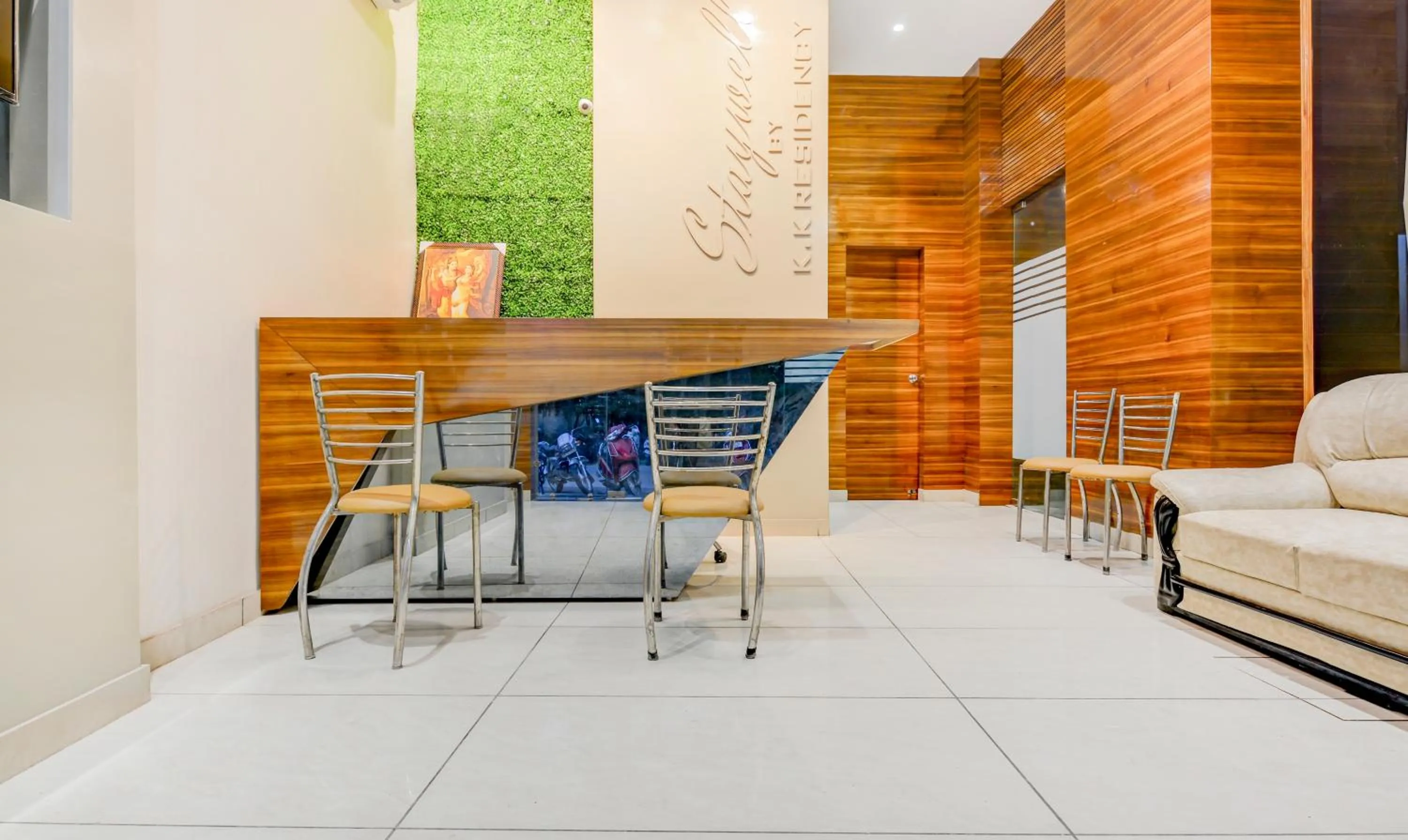 Lobby or reception in Itsy Hotels K K Residency Staywell