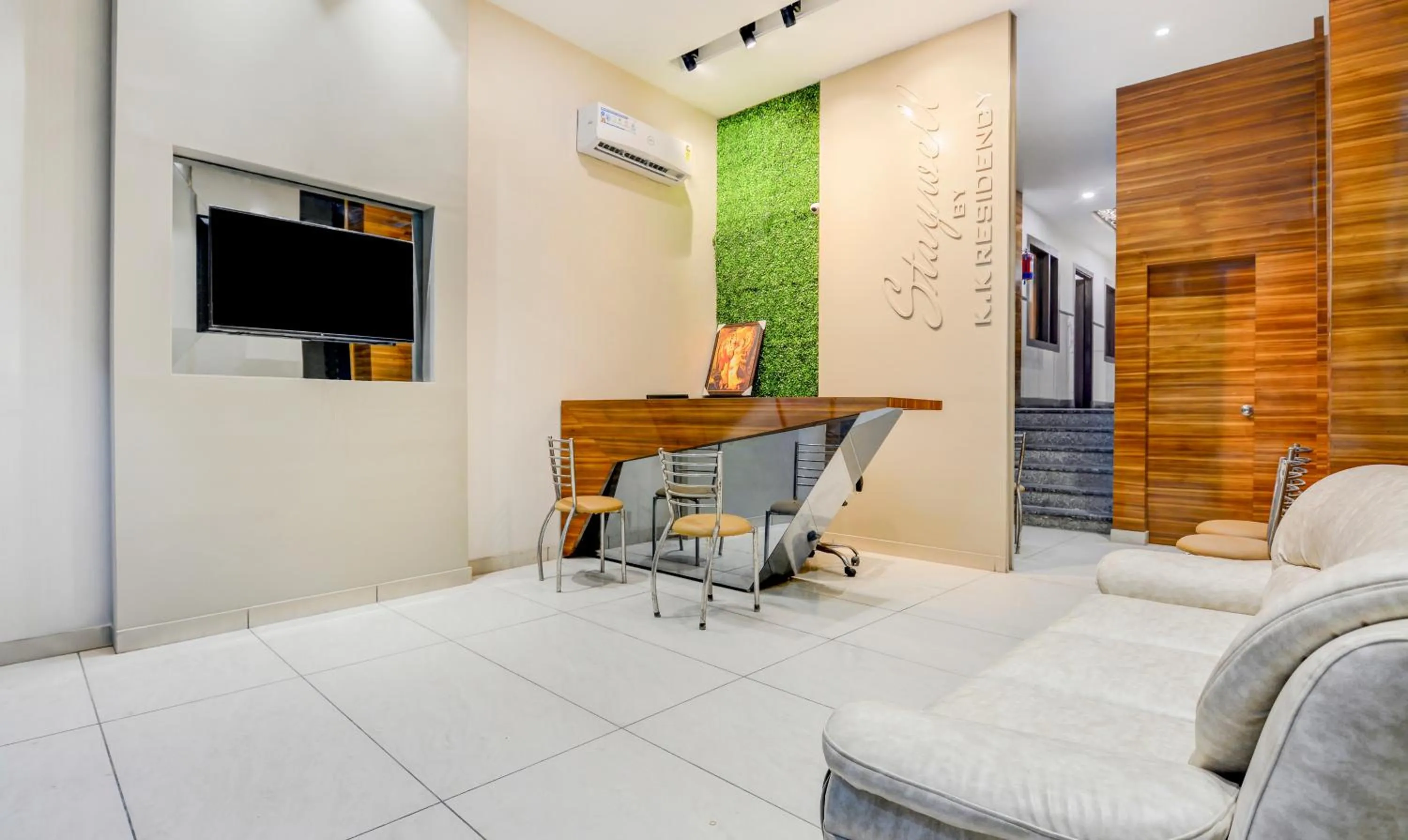 Lobby or reception in Itsy Hotels K K Residency Staywell