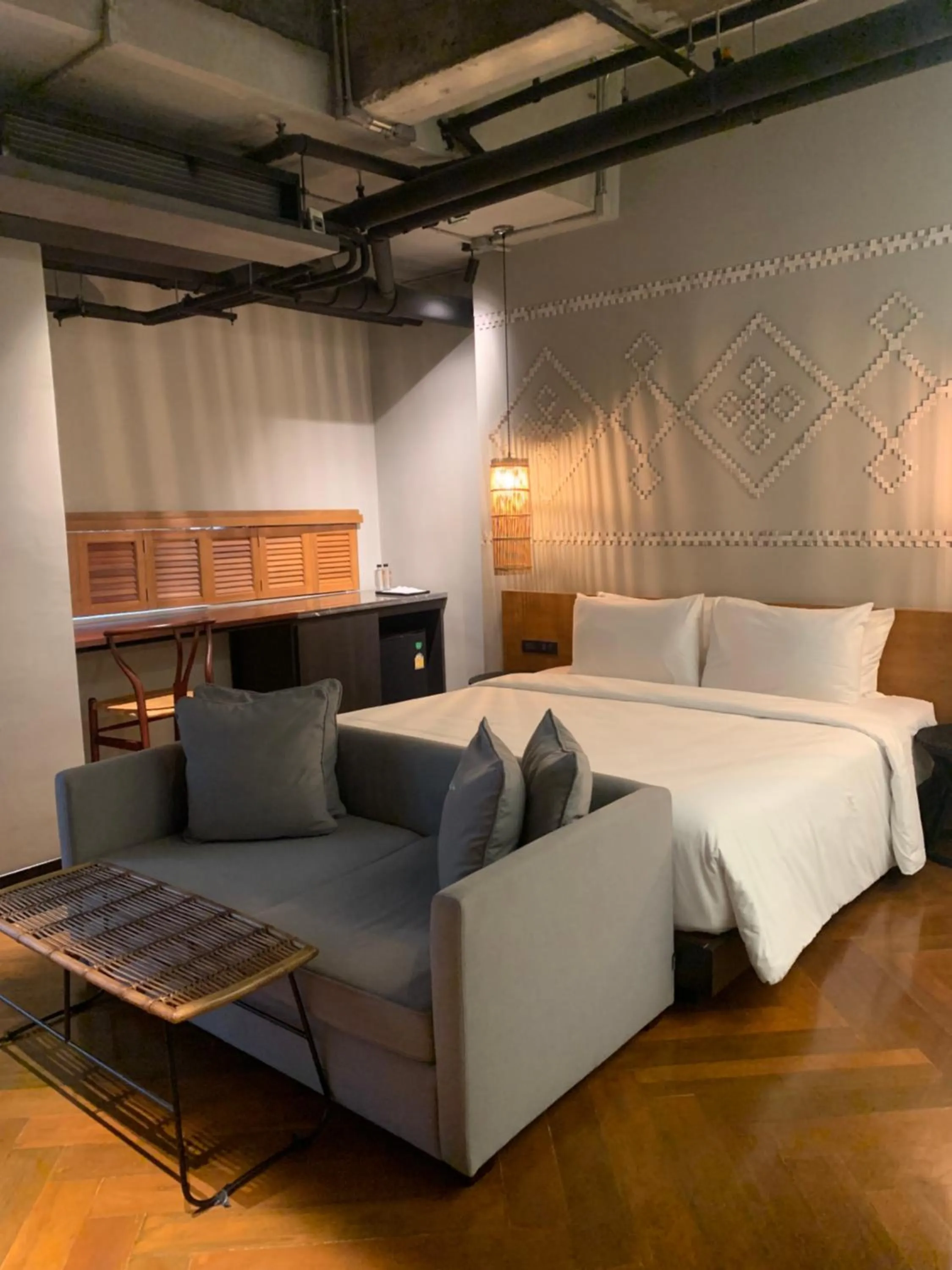 Seating area in 515 VICTORY Hotel