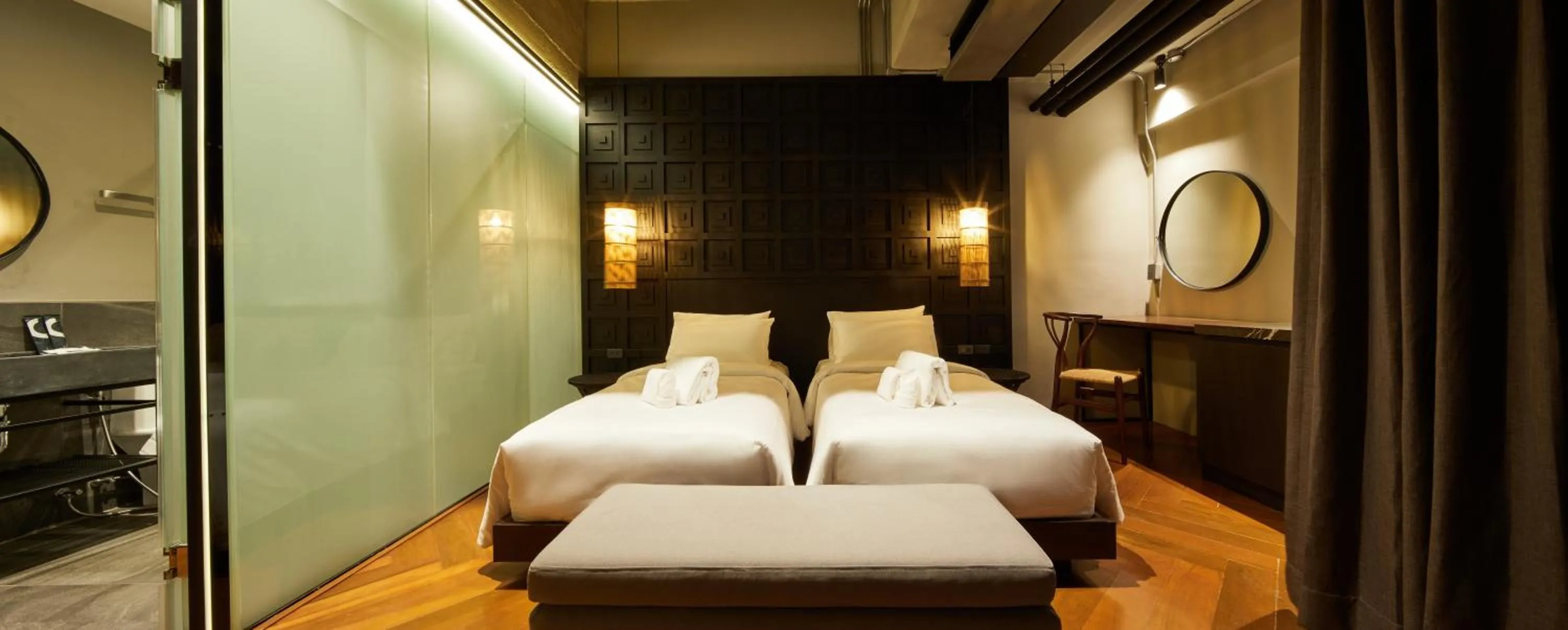 Bed in 515 VICTORY Hotel