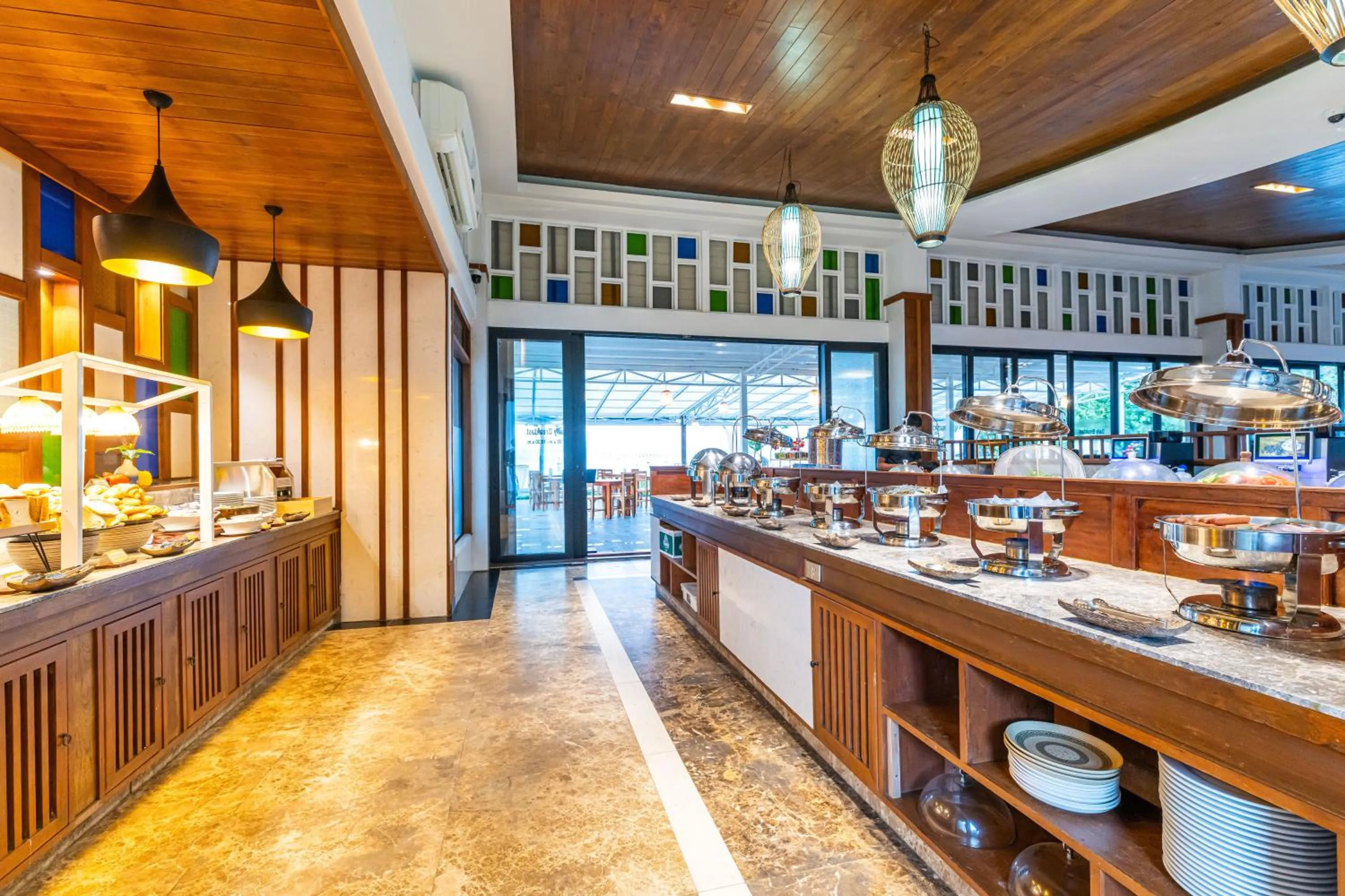 Restaurant/places to eat in Royal Yao Yai Island Beach Resort