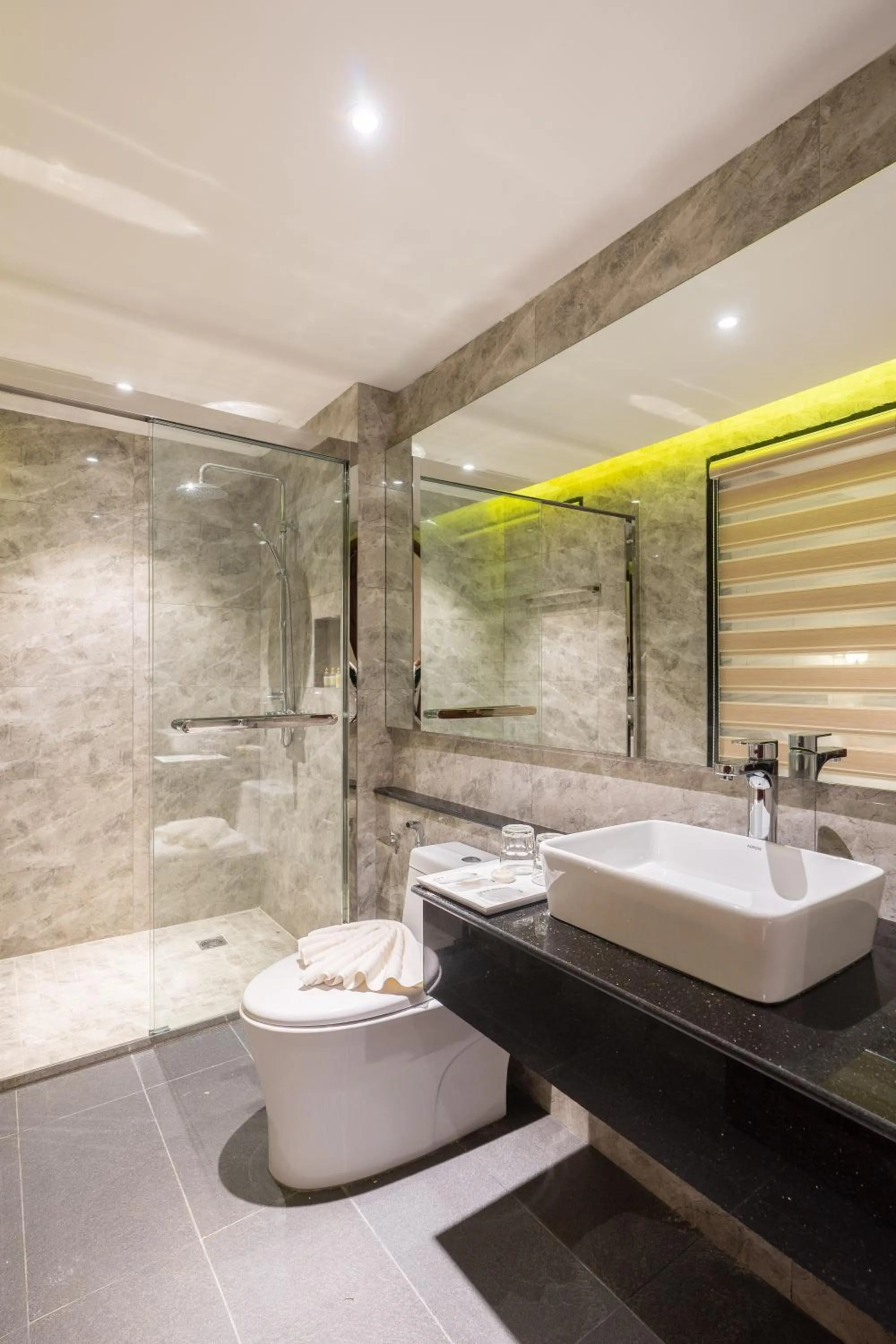 Bathroom in Royal Yao Yai Island Beach Resort