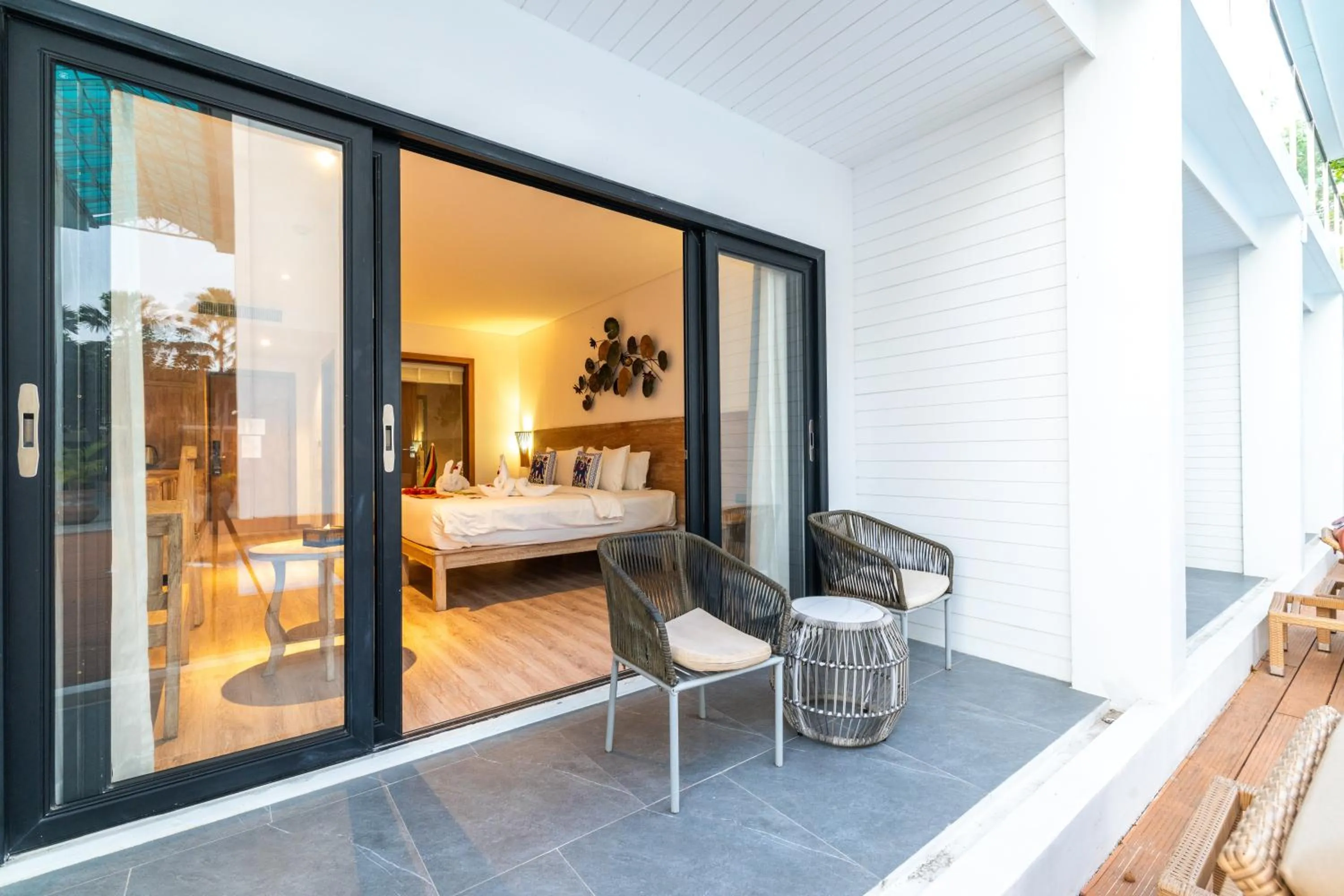 Patio in Royal Yao Yai Island Beach Resort