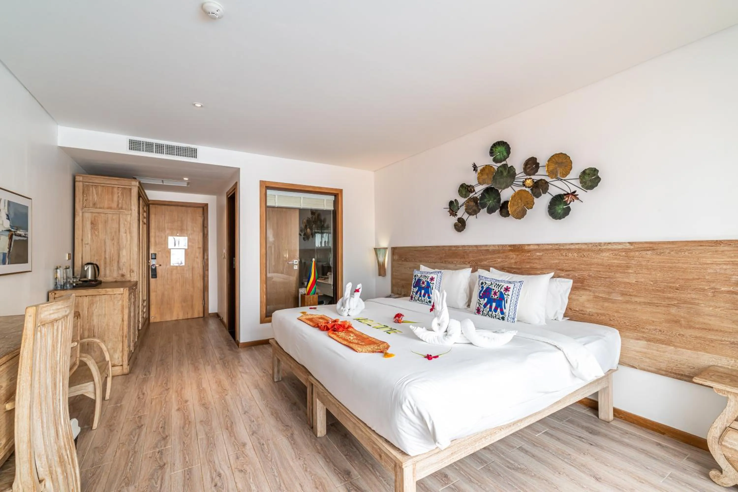 Bed in Royal Yao Yai Island Beach Resort