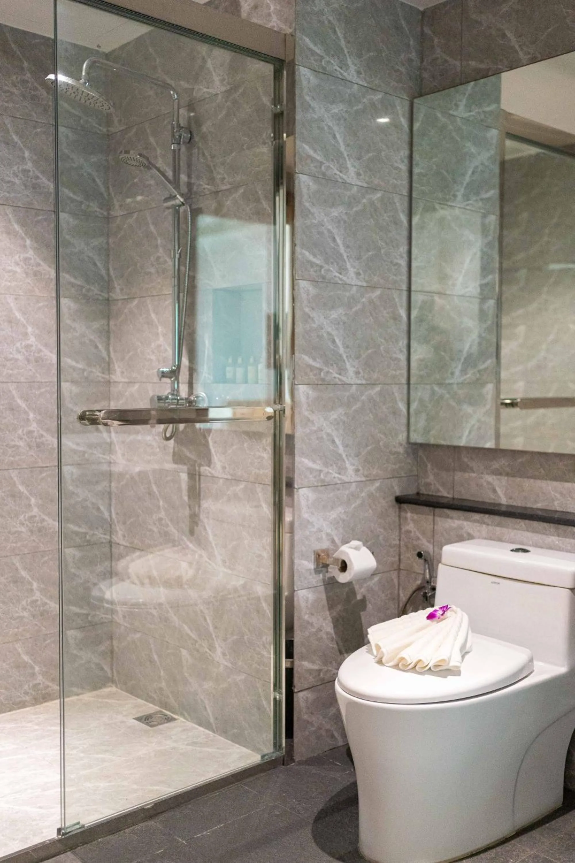 Bathroom in Royal Yao Yai Island Beach Resort