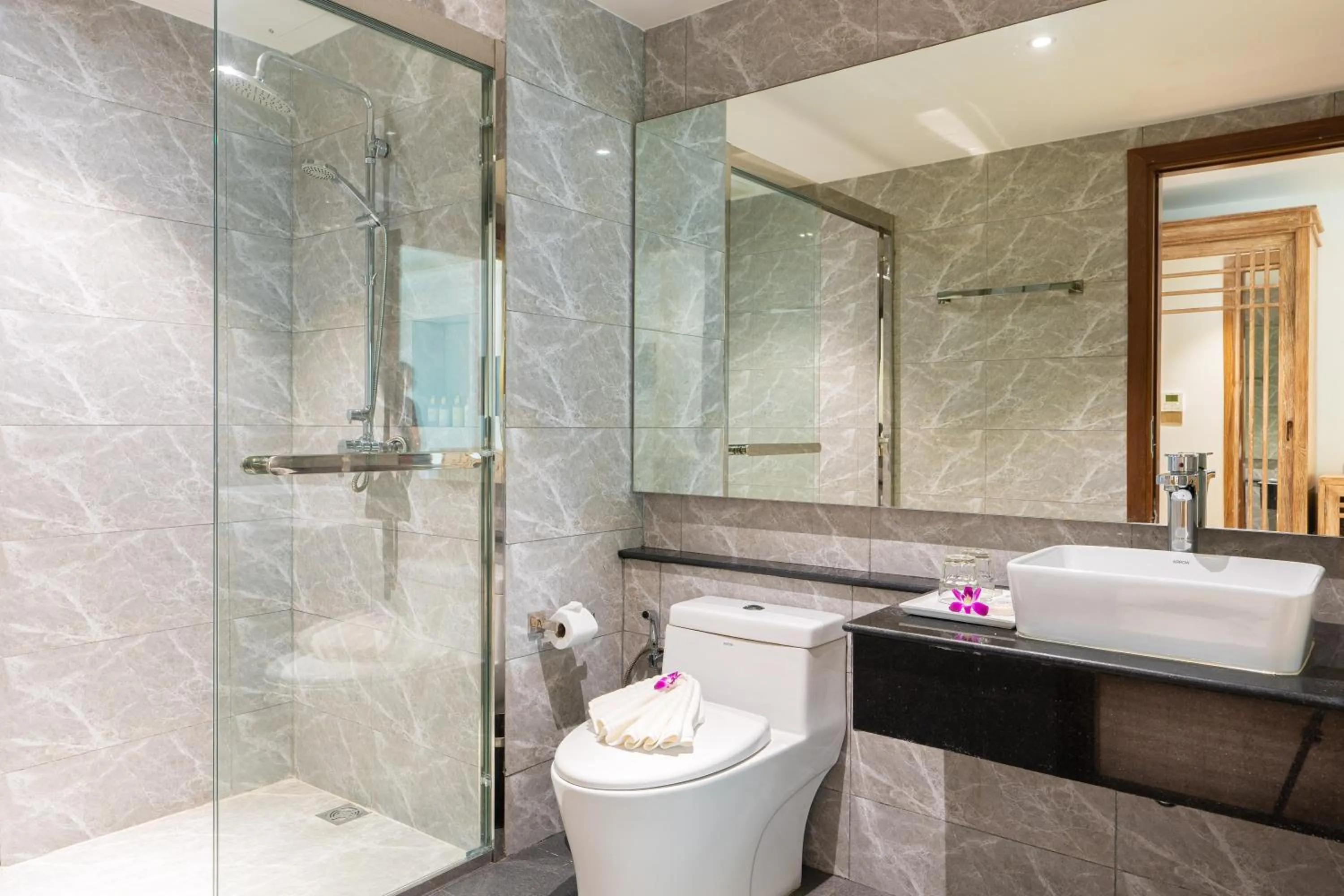 Bathroom in Royal Yao Yai Island Beach Resort