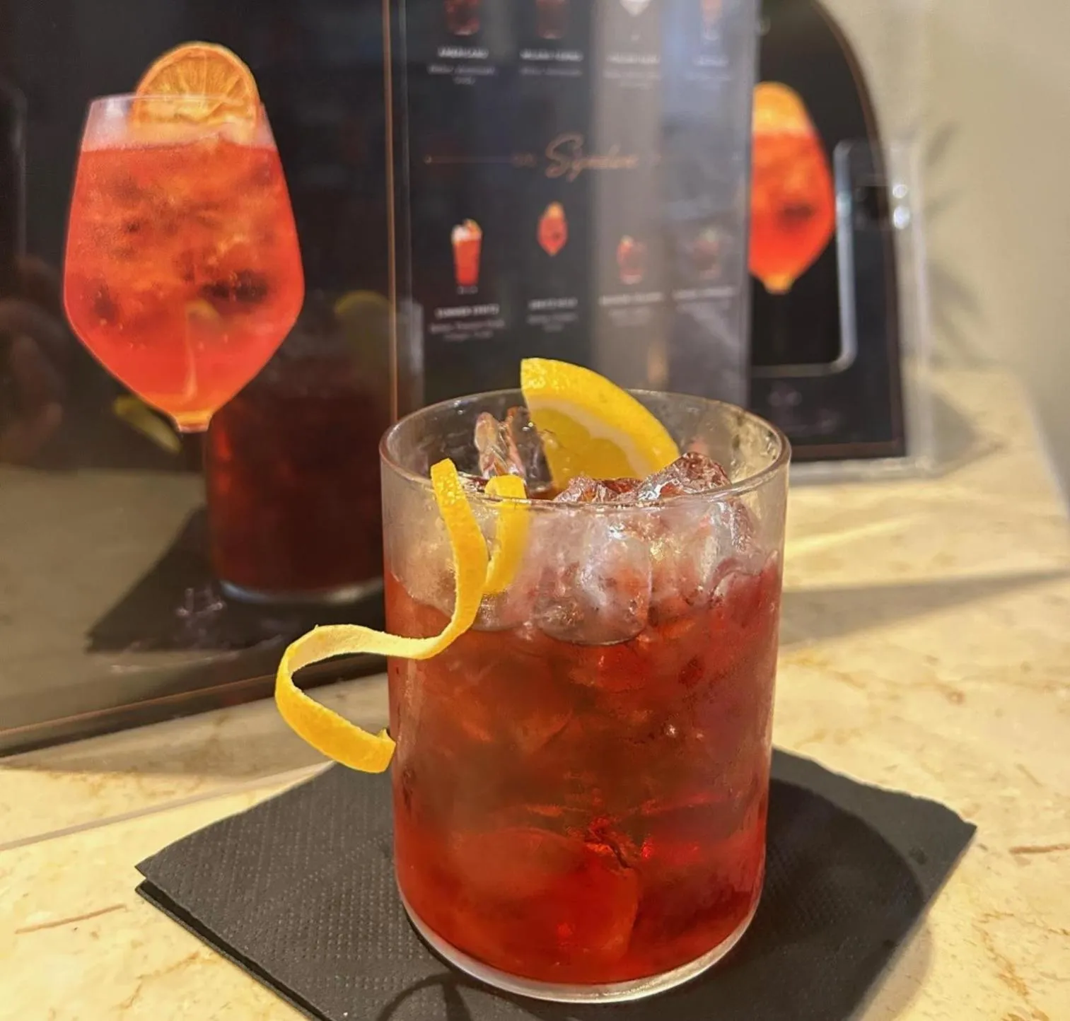 Restaurant/places to eat in Hotel Aphrodite