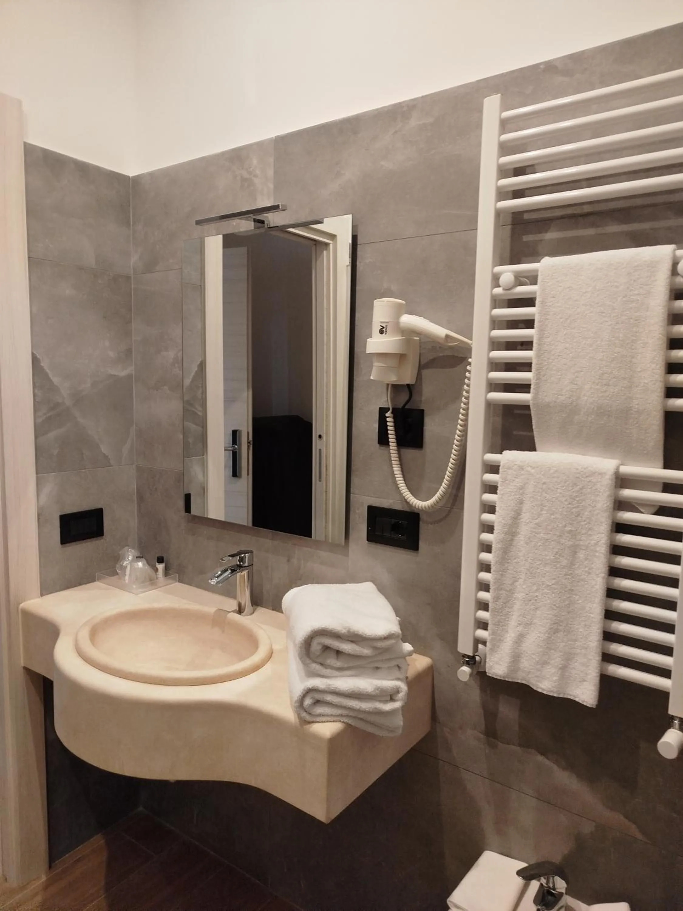 Bathroom in Hotel Aphrodite