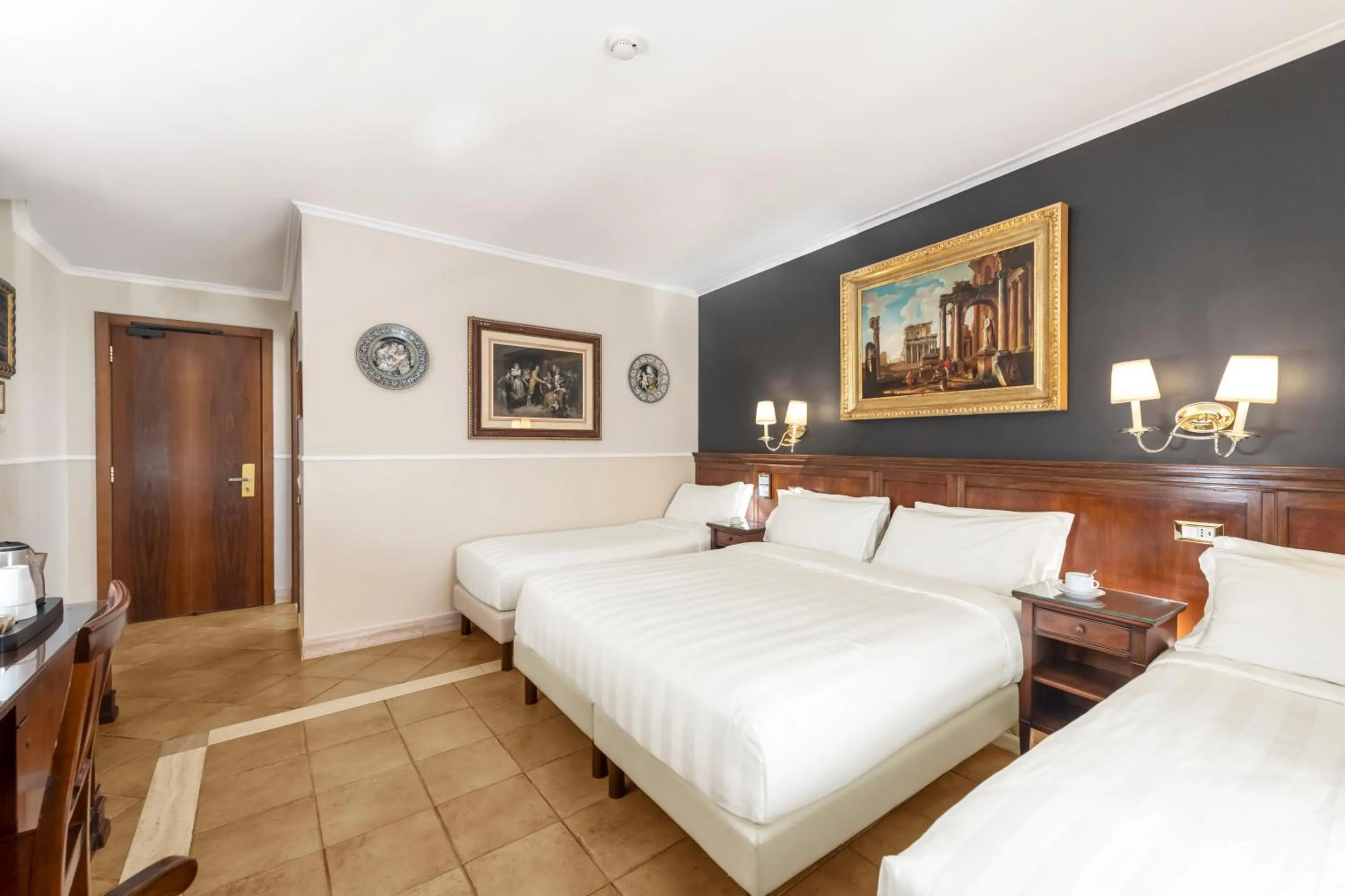 Photo of the whole room, Bed in Hotel Des Artistes Roma