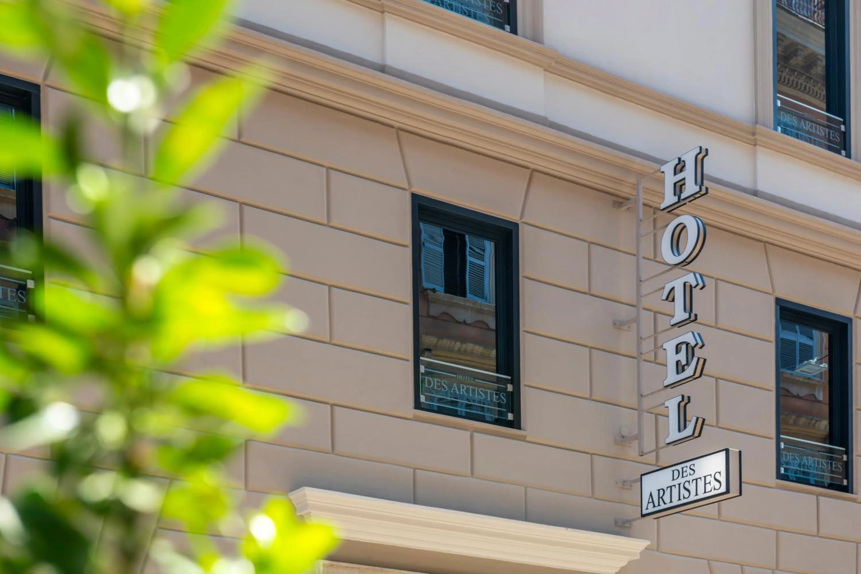 Property building in Hotel Des Artistes Roma