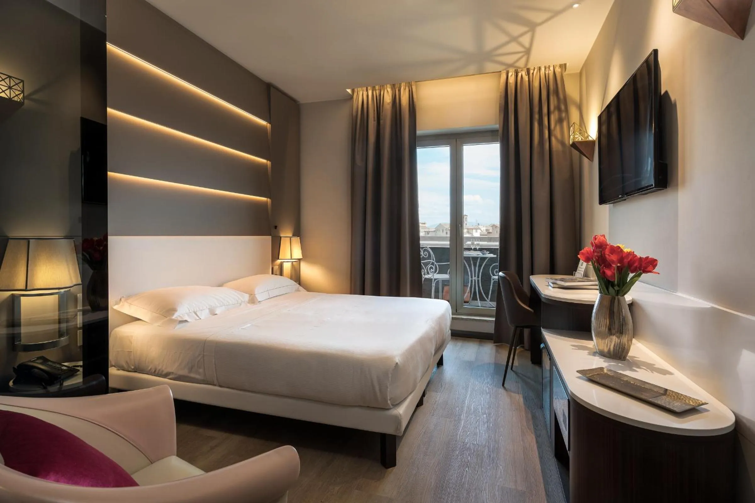 Bedroom, Bed in Sangallo Palace