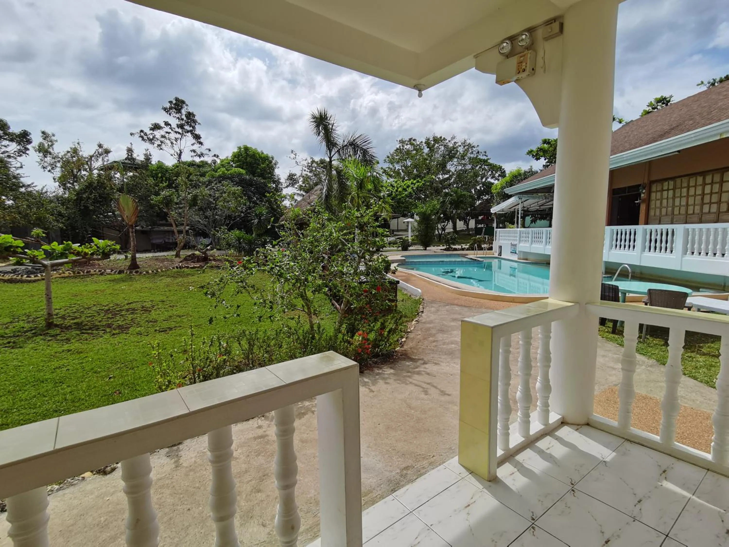 Pool view in Nickles Park Resort