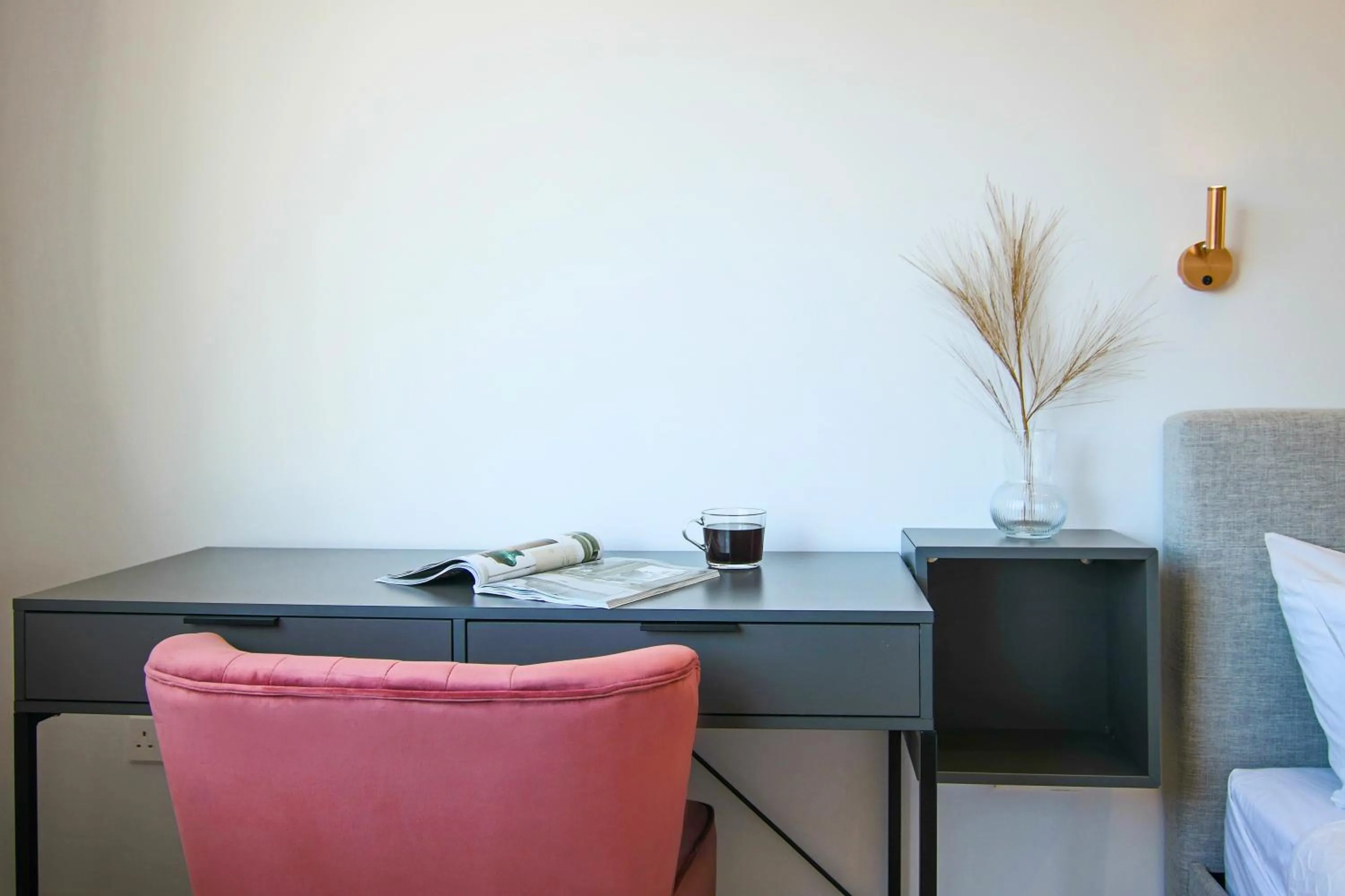 Seating area in Phaedrus Living Seaside Residence Lighthouse 70