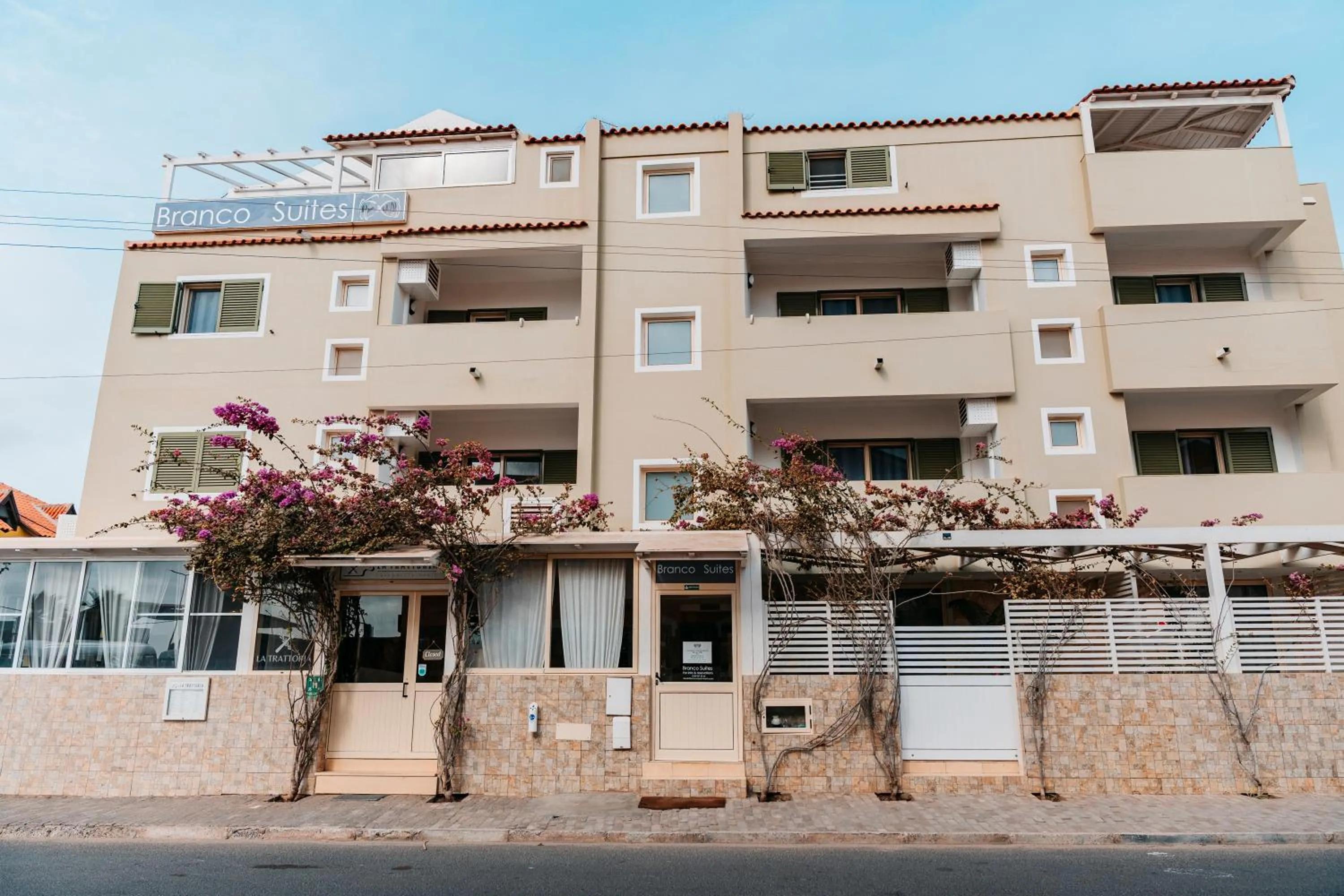 Property building in Branco Suites - Rooms & Holiday Apartments