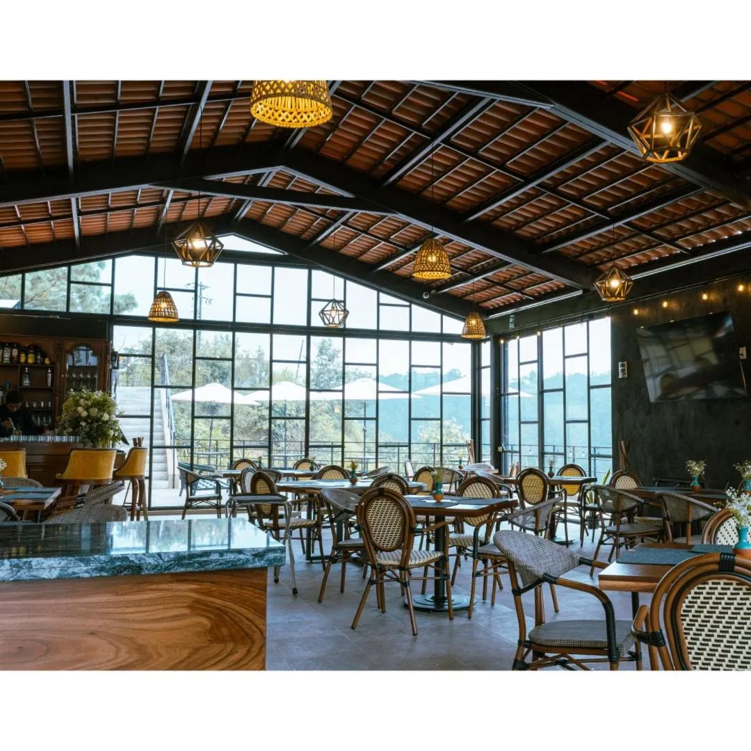 Restaurant/places to eat in Hotel Casa Xaa