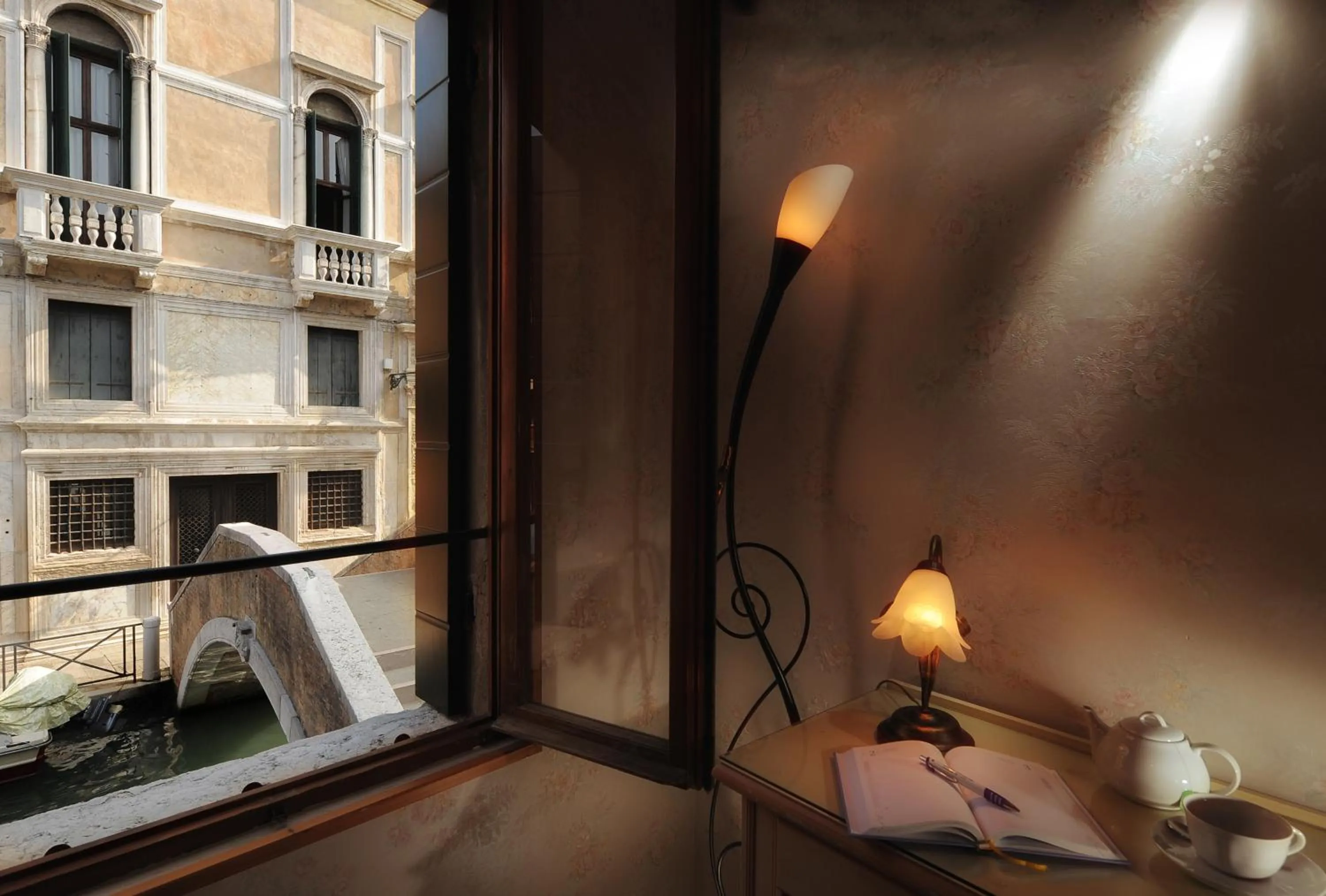 Photo of the whole room in Hotel Tintoretto