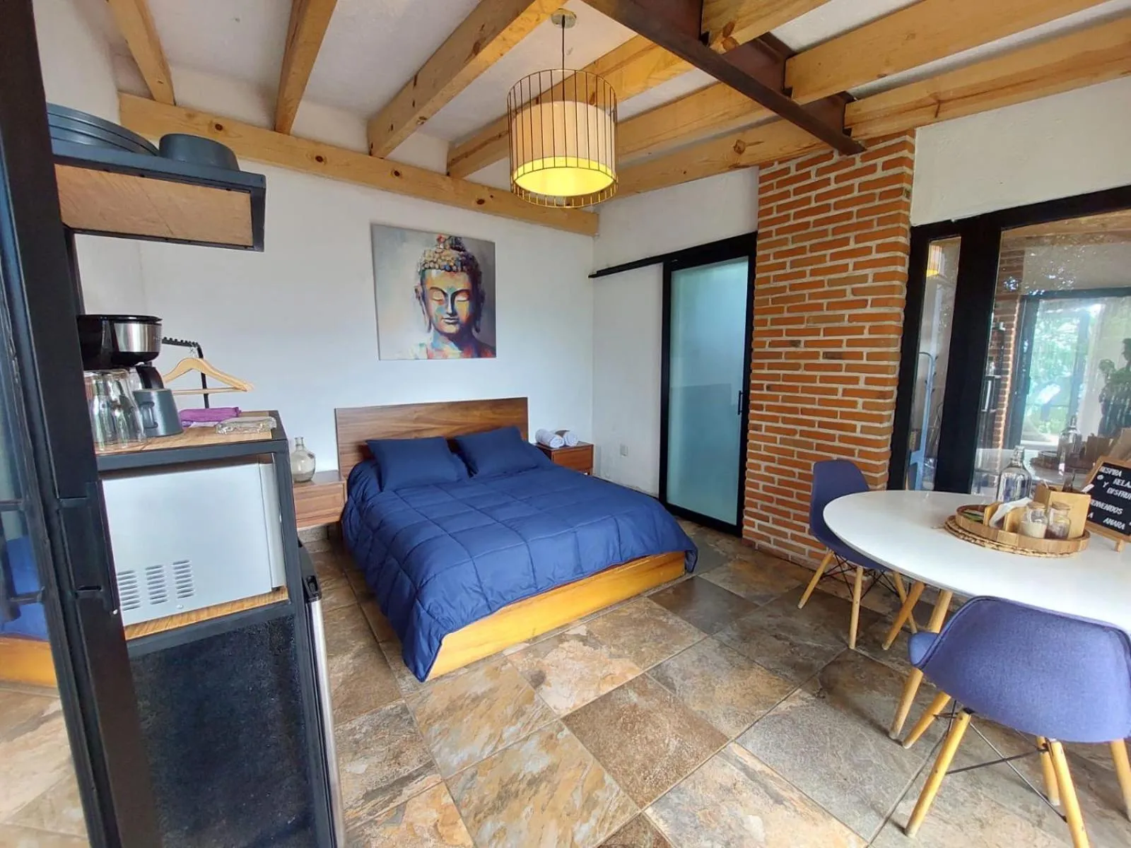 Seating area, Bed in Amara Tepoztlán