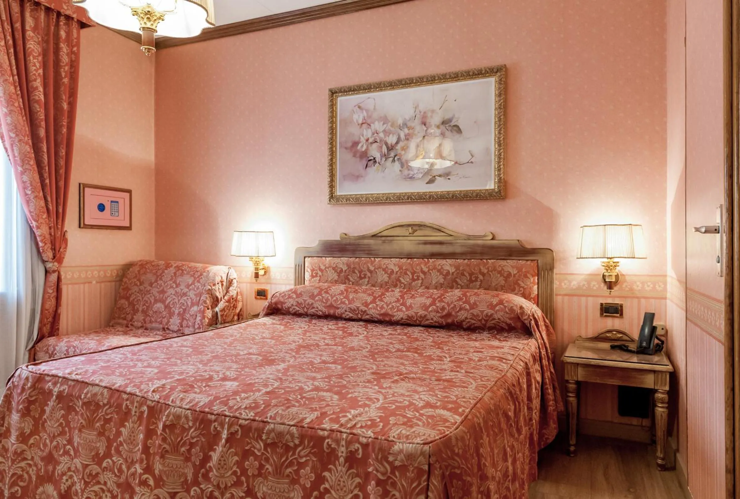 Bed in Hotel Venezia