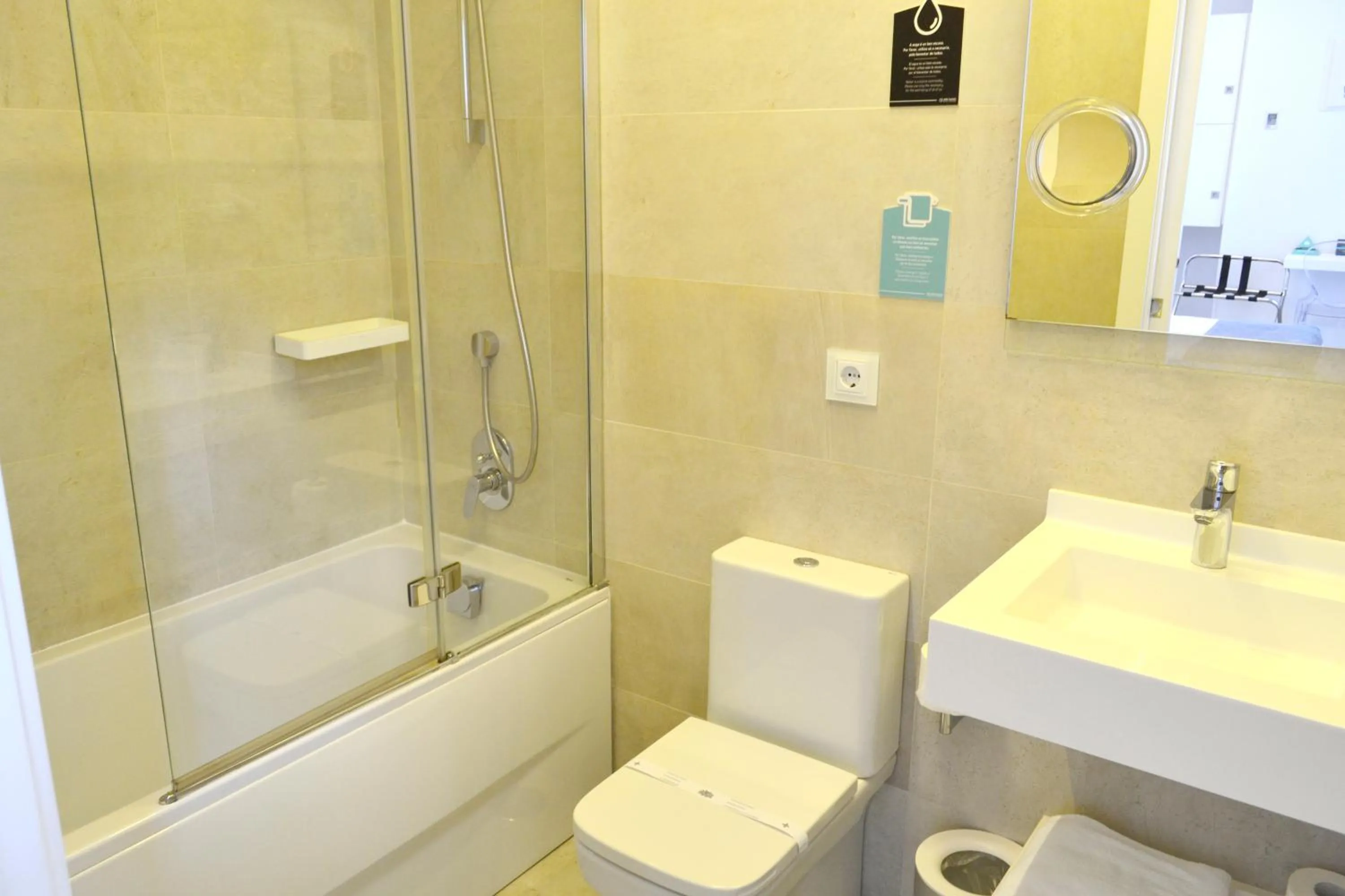 Bathroom in Hotel Alda San Bieito