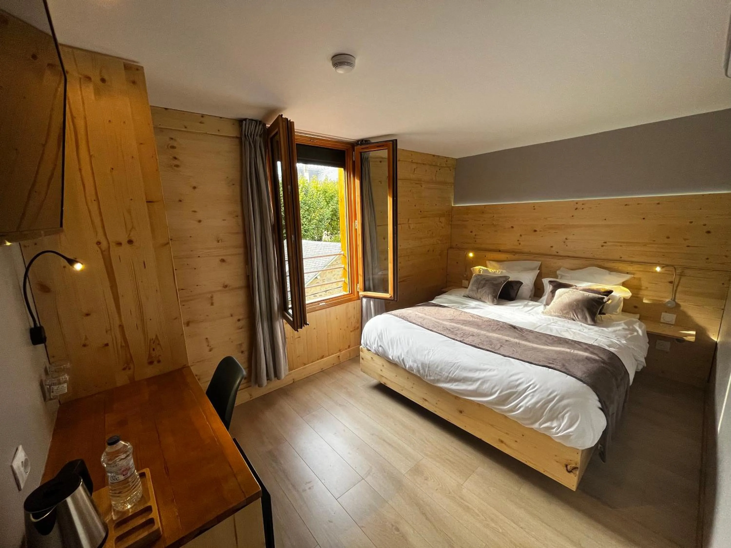 Bed in 9WAGRAM Hotel Boutique