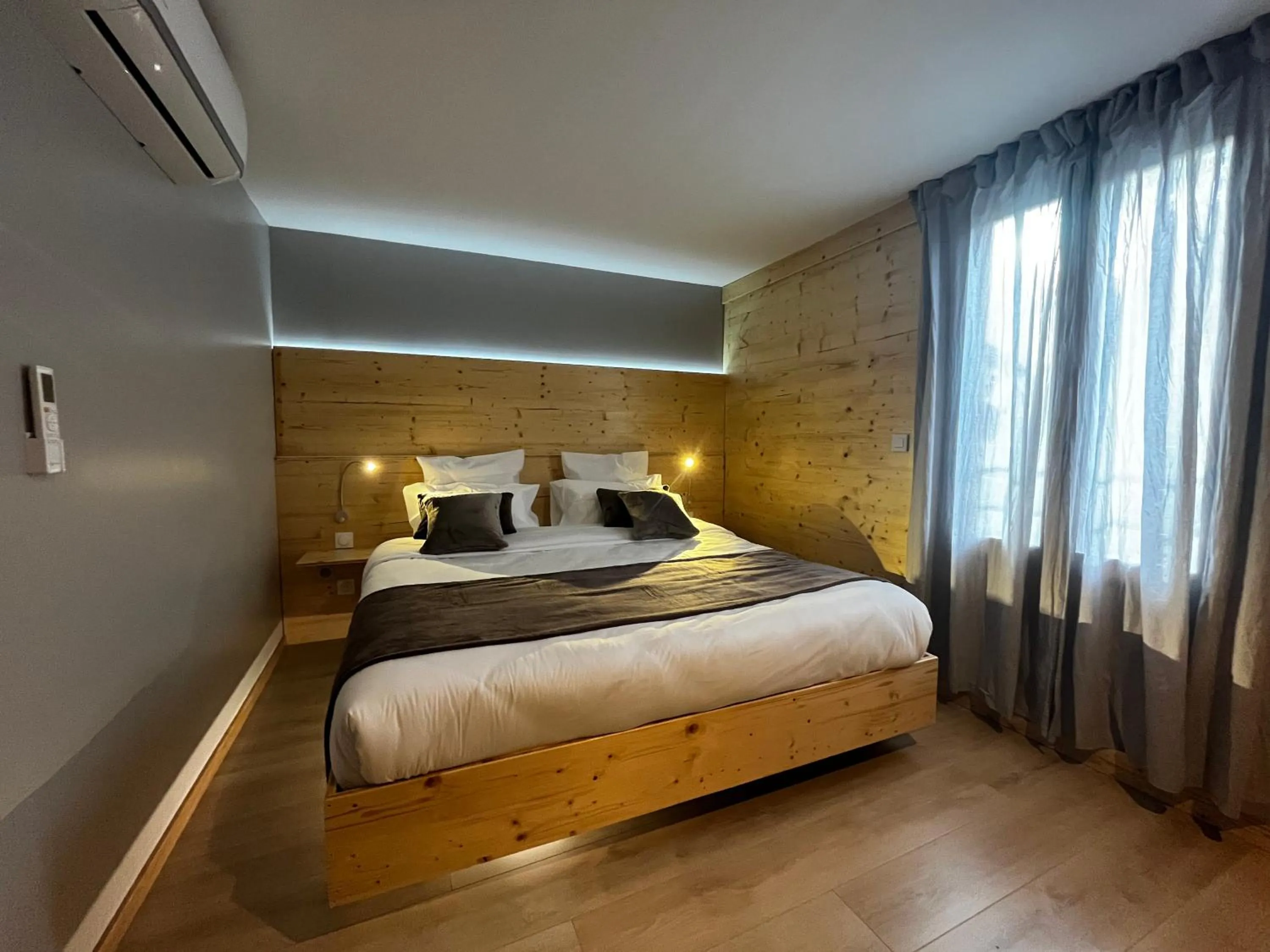 Bed in 9WAGRAM Hotel Boutique