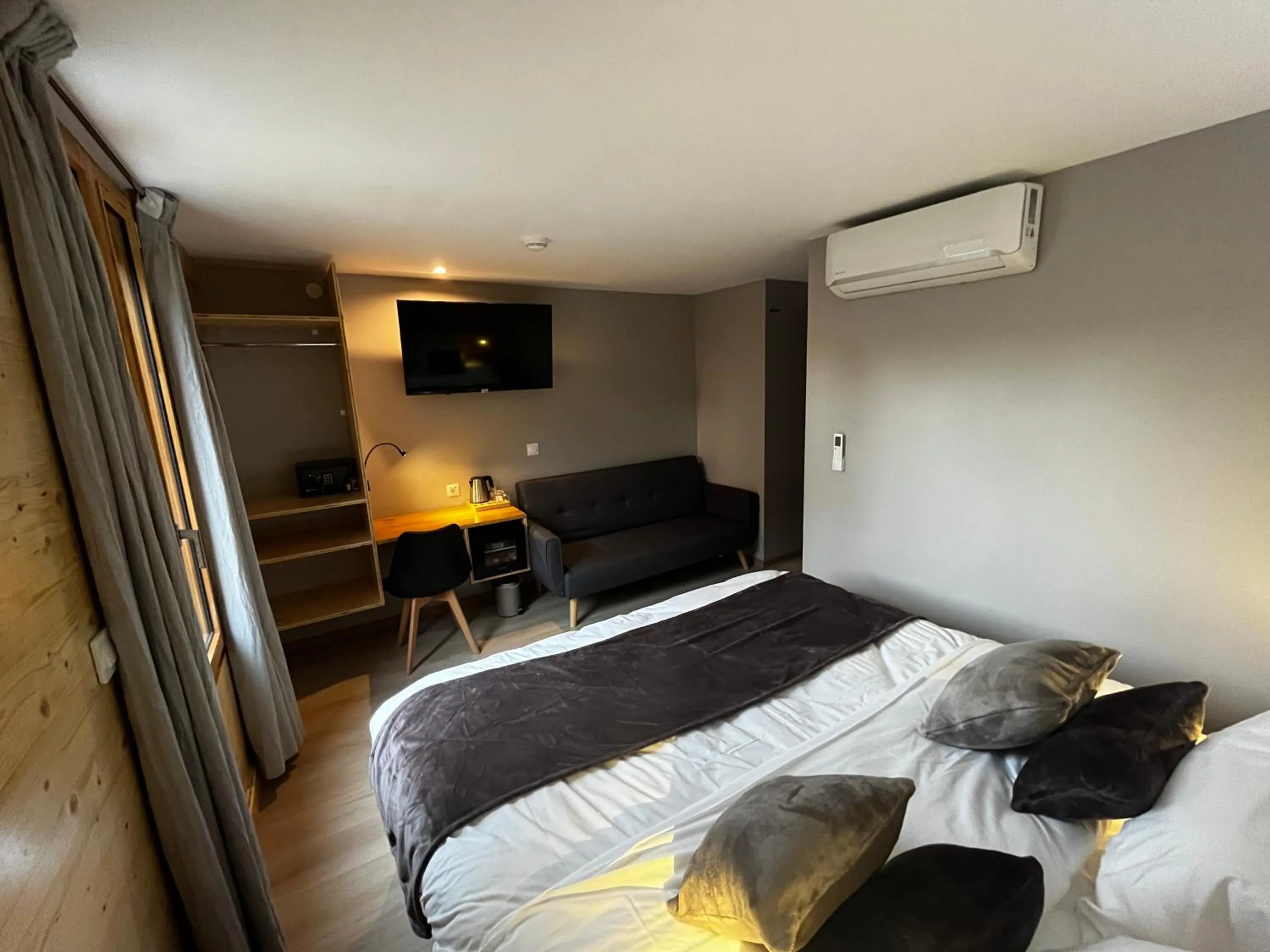 Bed in 9WAGRAM Hotel Boutique