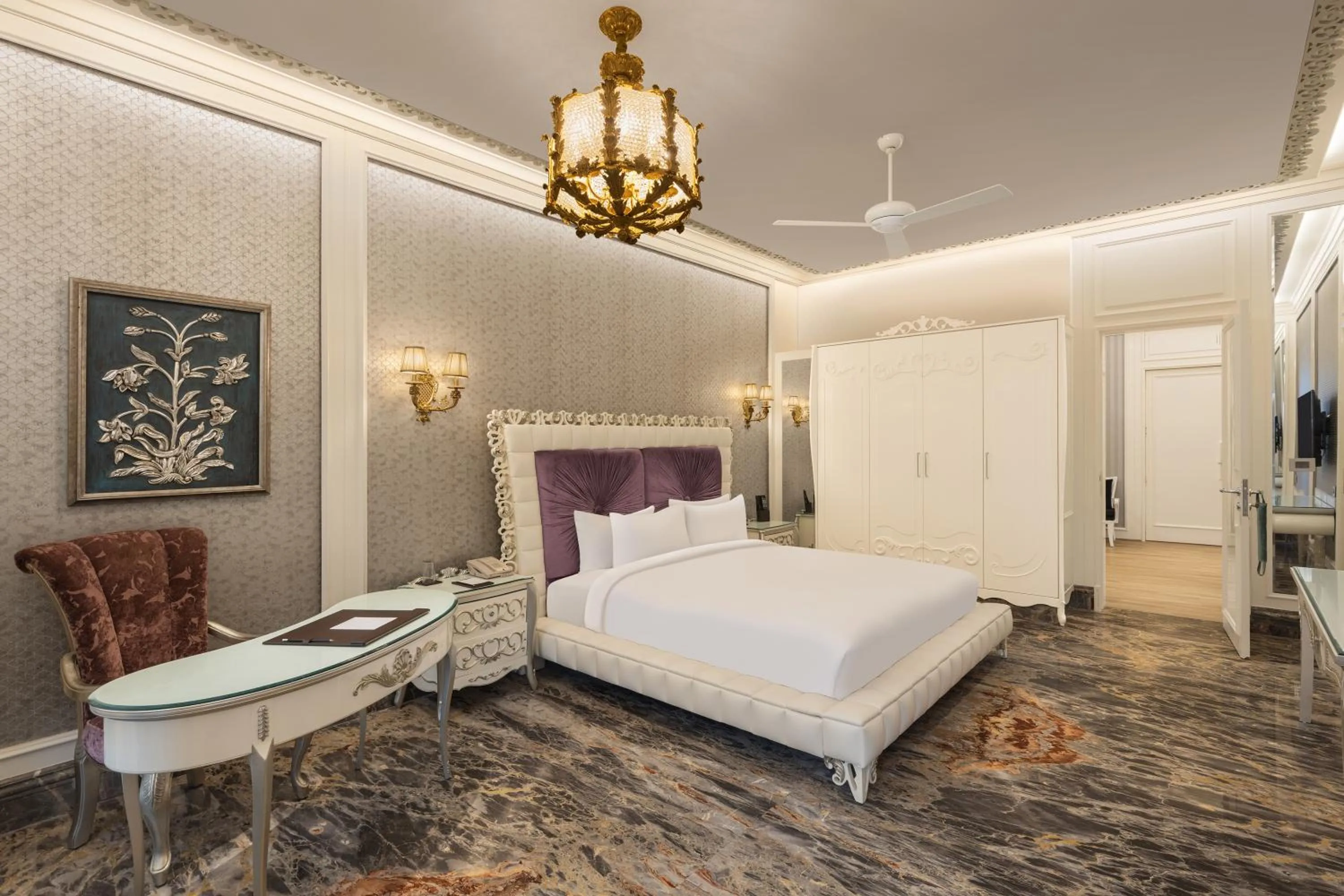 Bedroom, Bed in Hotel Hillock Ahmedabad