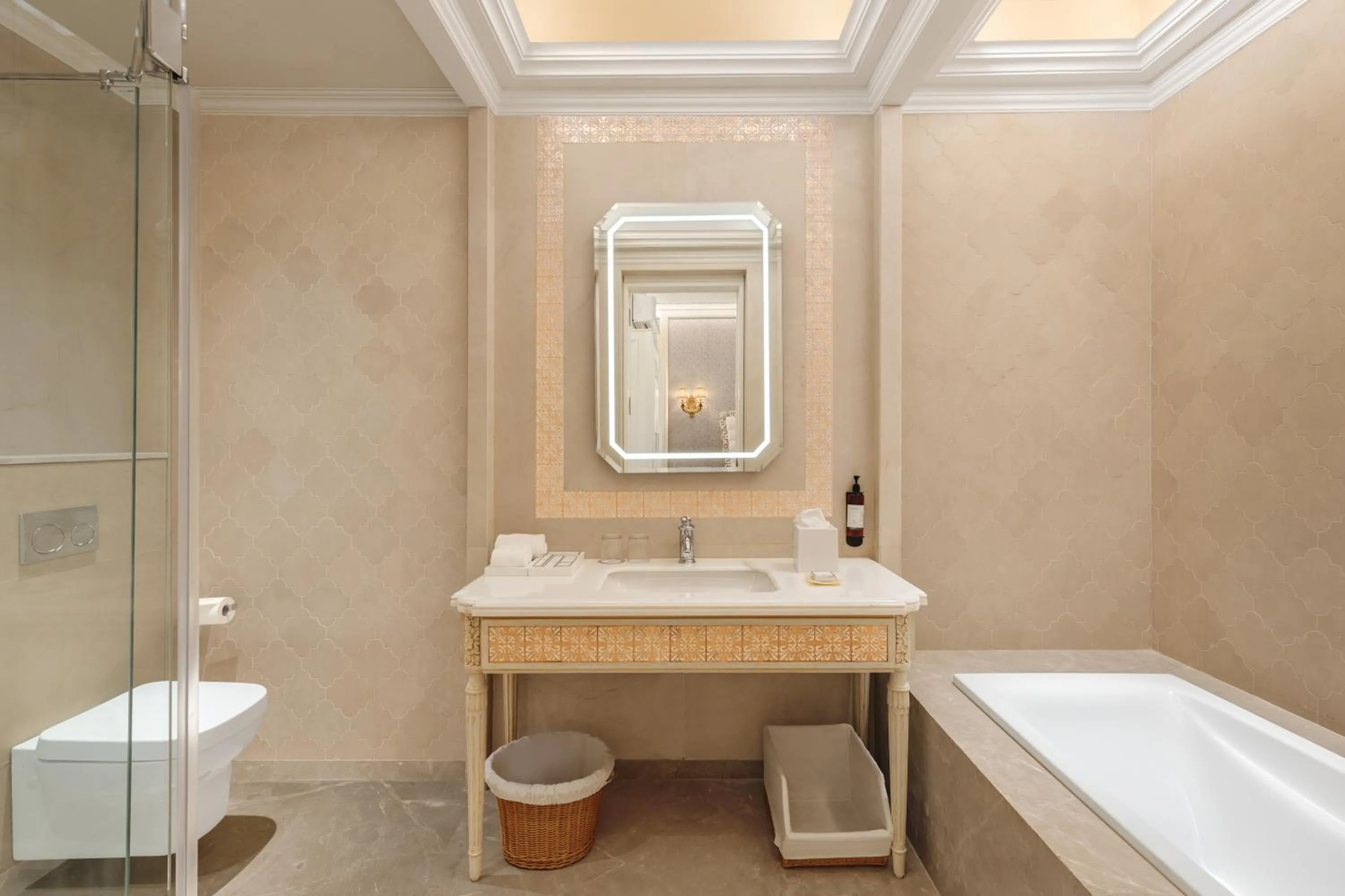 Bathroom in Hotel Hillock Ahmedabad