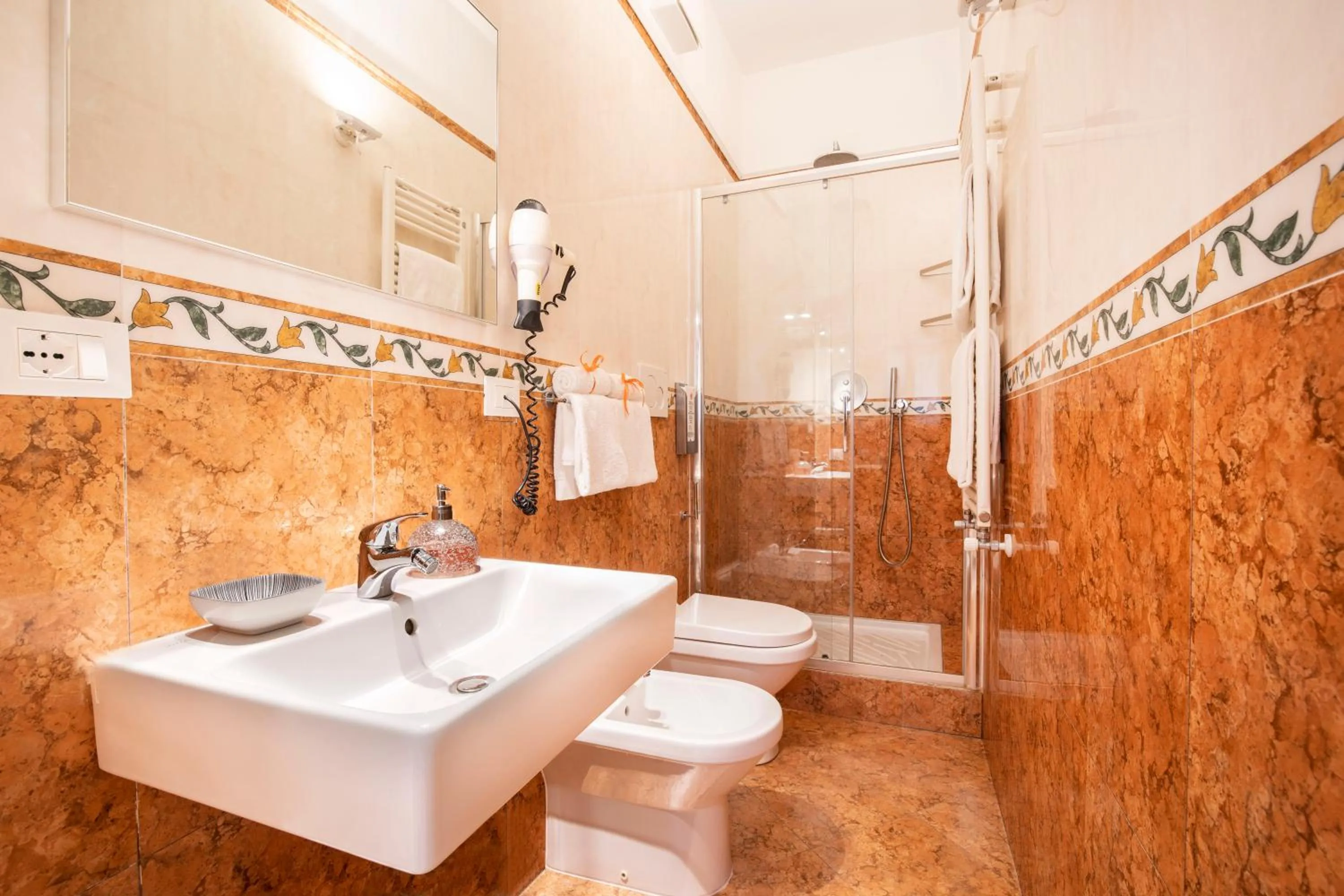 Shower in Palazzo Schiavoni Residenza d'epoca & Suite-Apartments