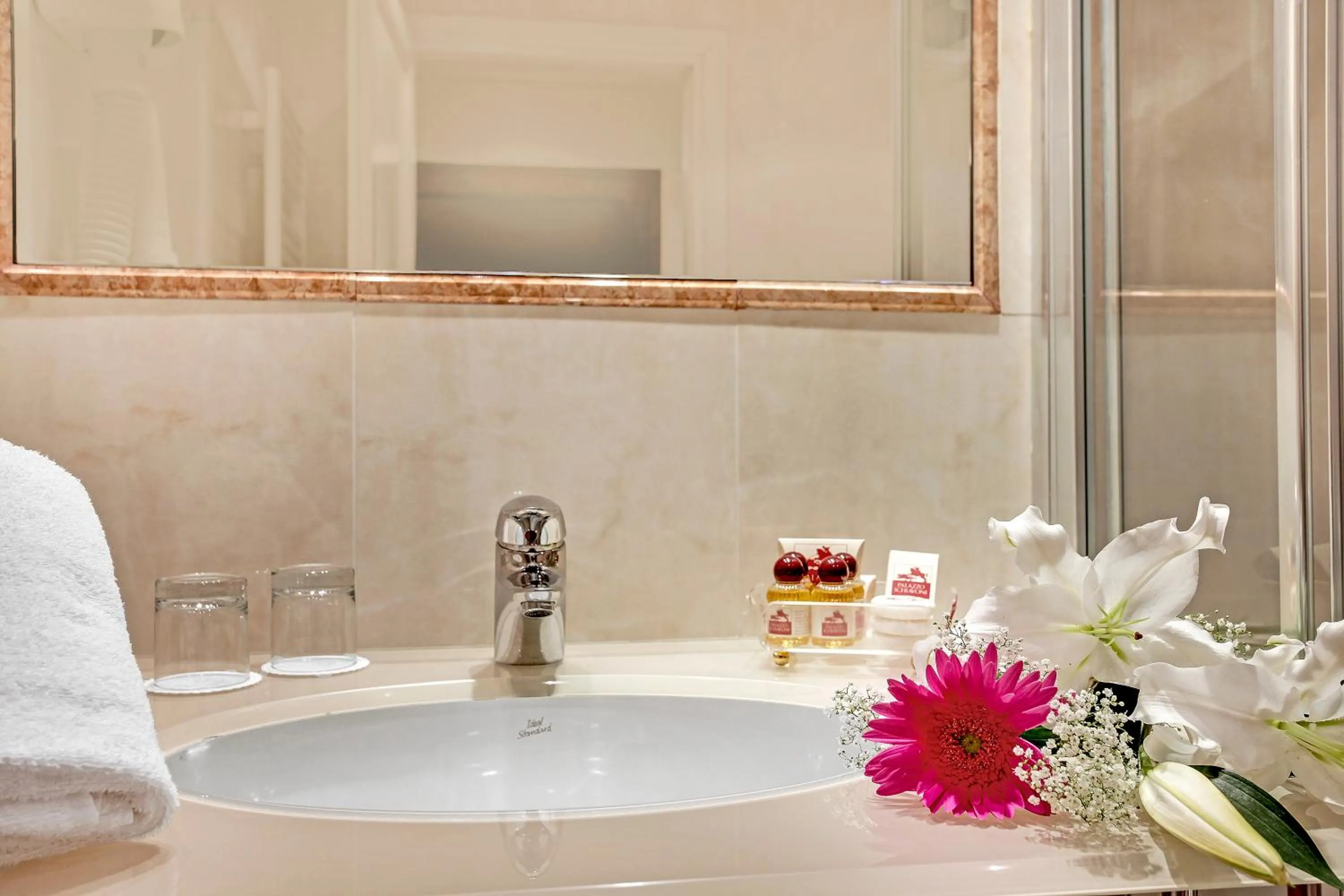 Bathroom in Palazzo Schiavoni Residenza d'epoca & Suite-Apartments