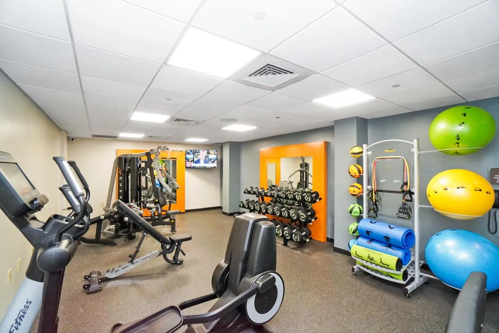 Fitness centre/facilities in Harmony Suites Secaucus Meadowlands