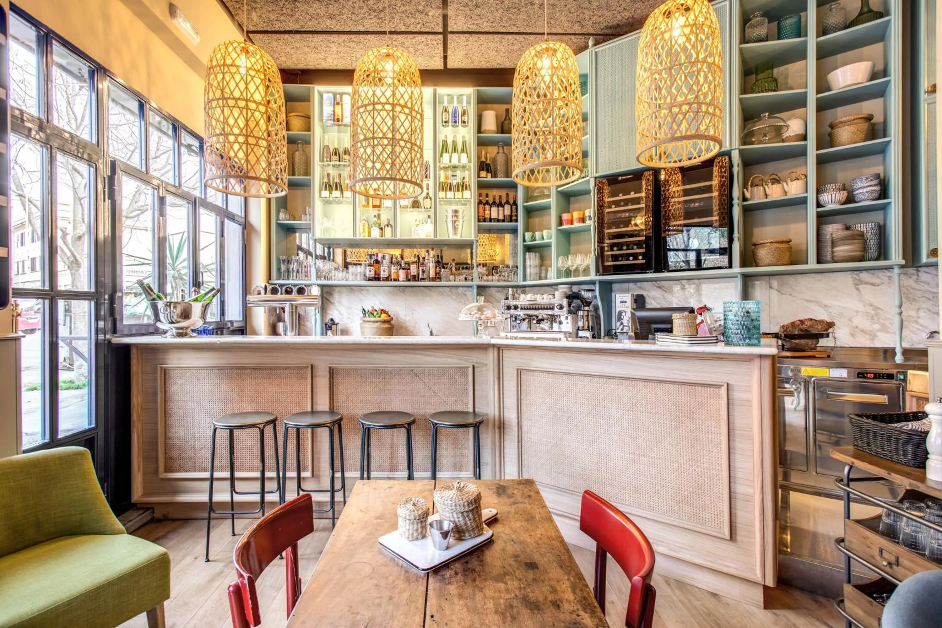 Restaurant/places to eat in City Guest House