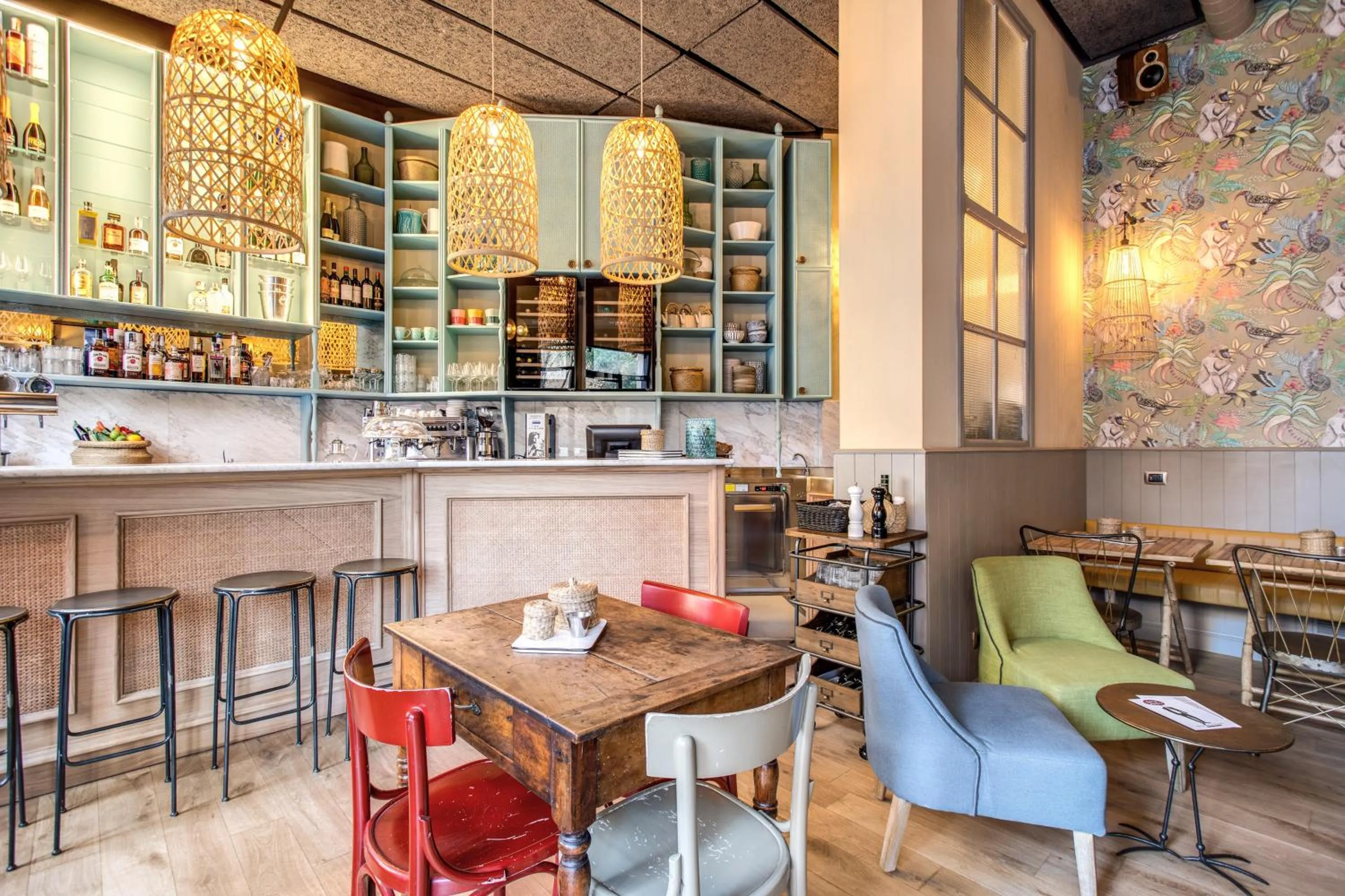 Restaurant/places to eat in City Guest House