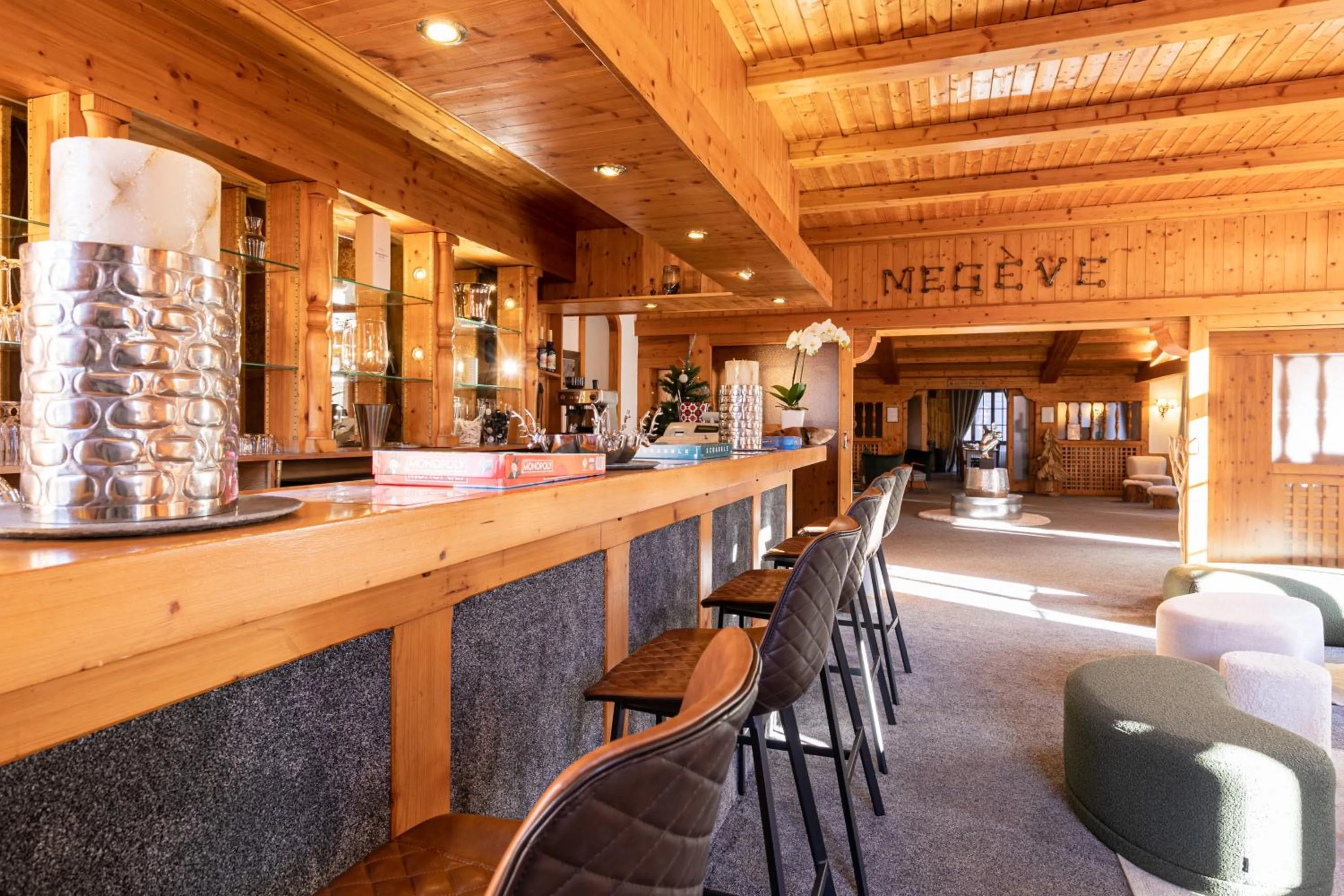 Lounge or bar in Le Chalet d'Antoine - Centre de Megève