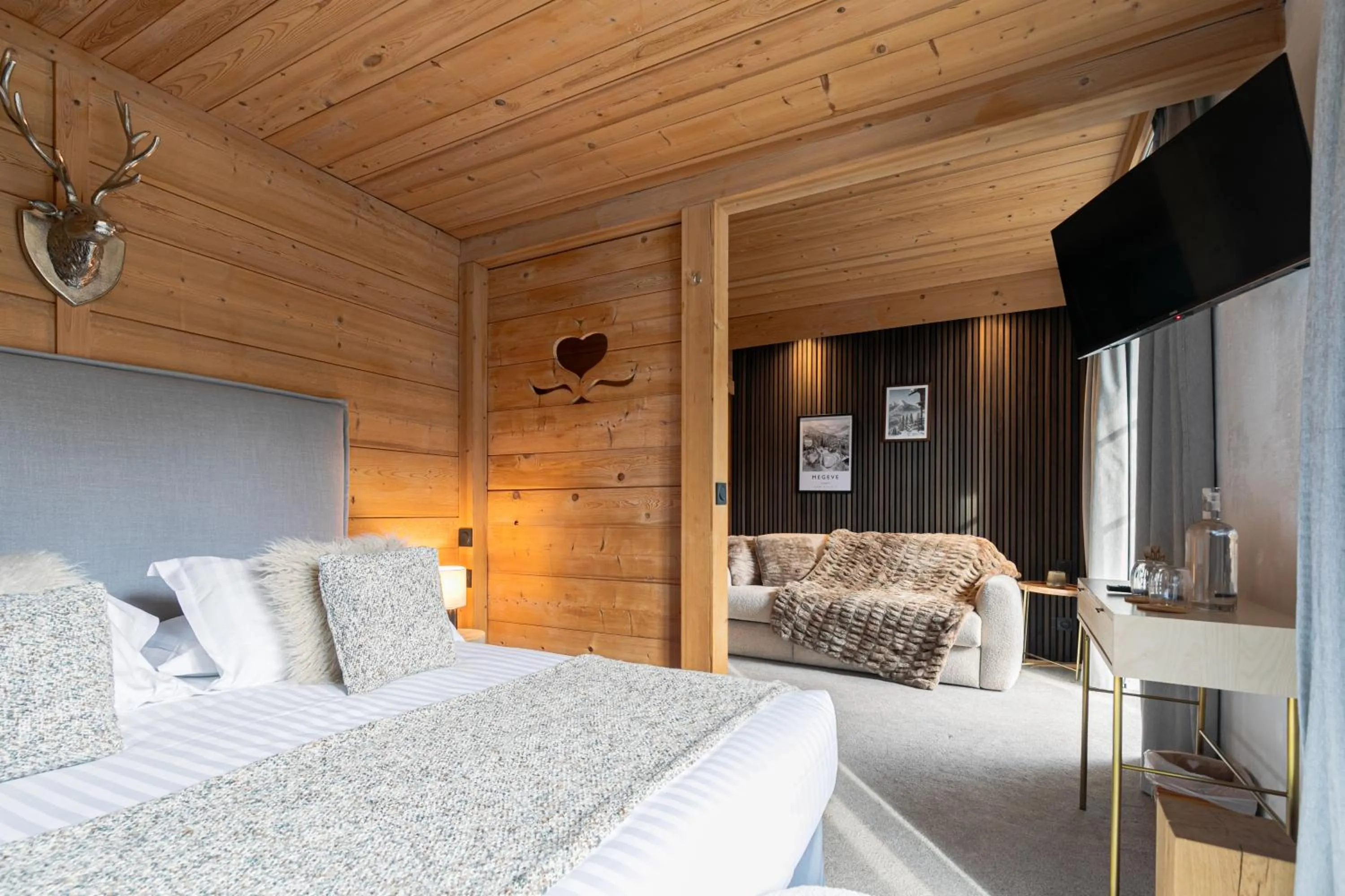 Bedroom, Bed in Le Chalet d'Antoine - Centre de Megève