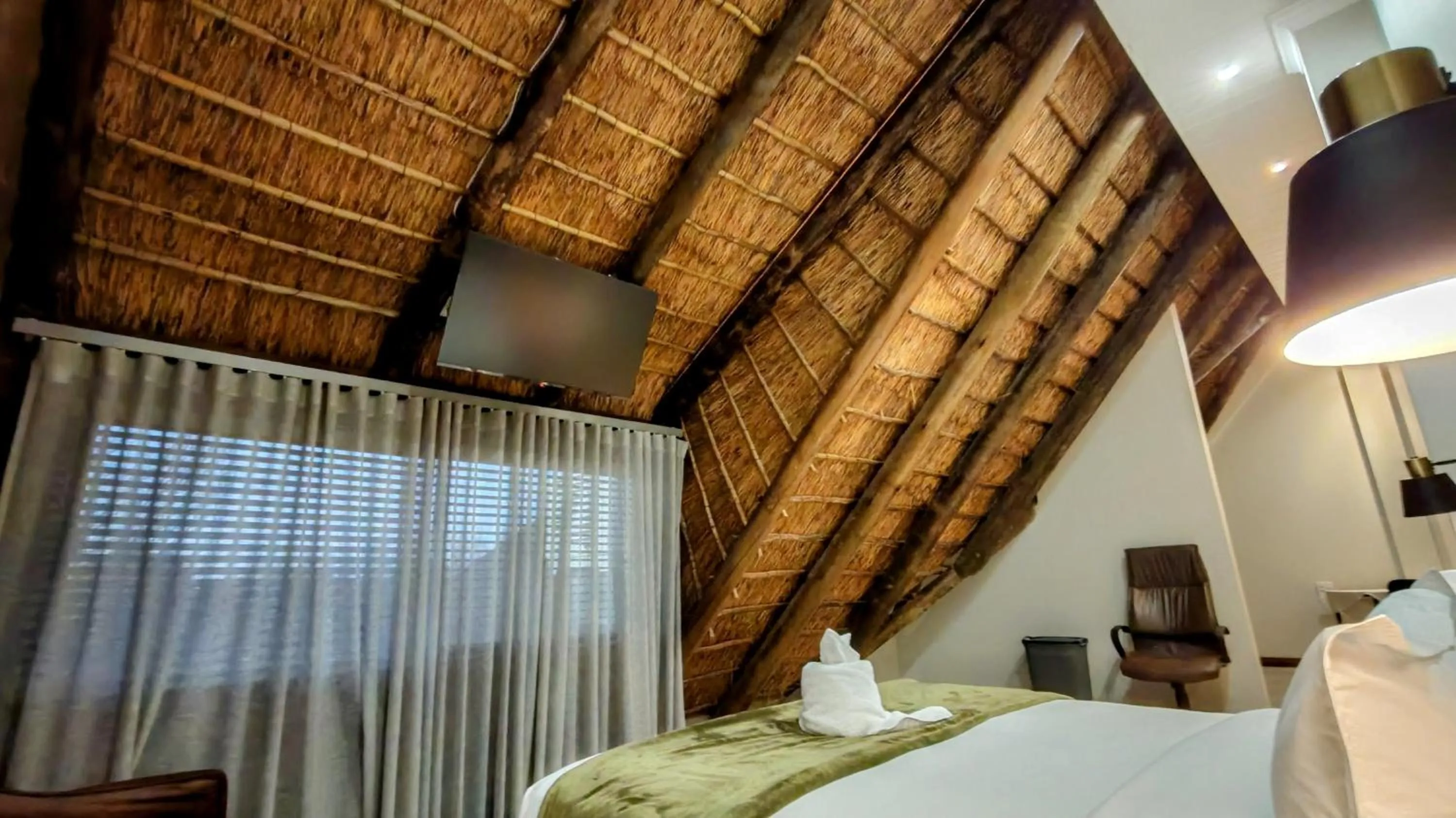 Bedroom, Bed in Monte Christo Hotel