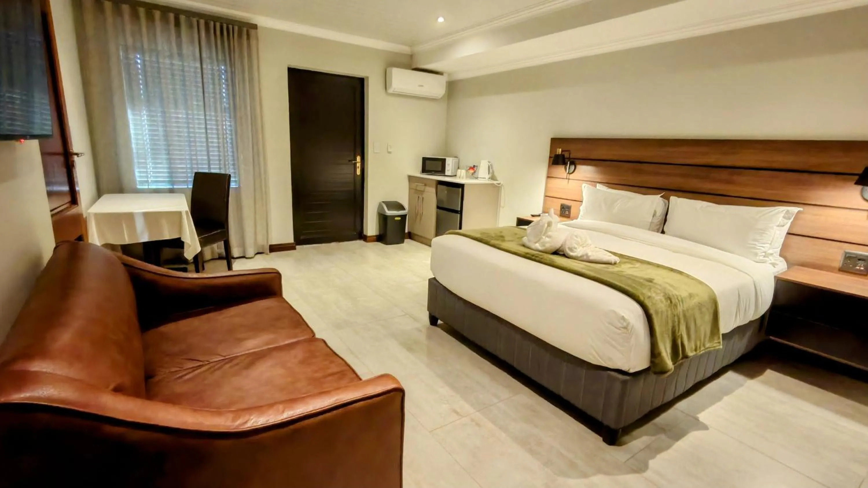 Bed in Monte Christo Hotel