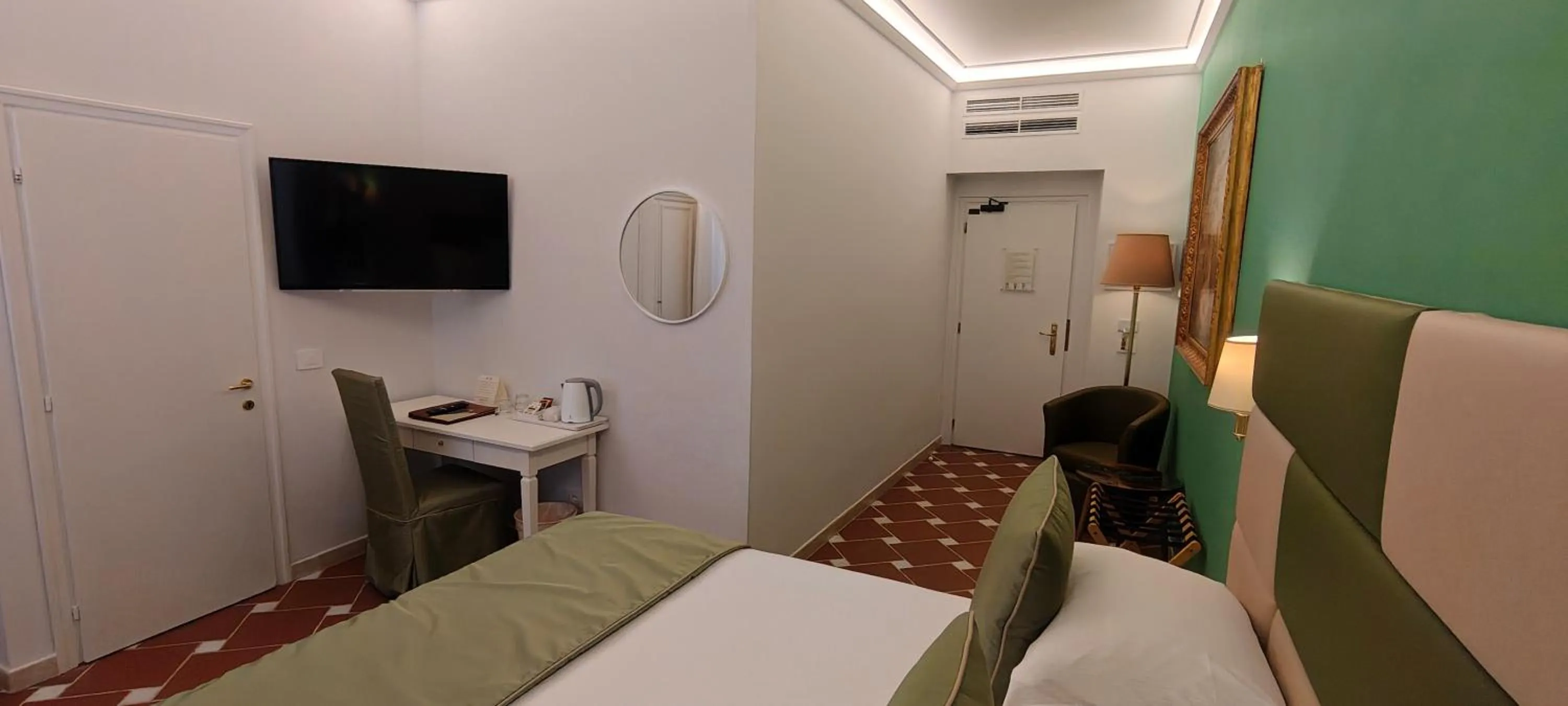 TV and multimedia, Bed in Hotel Atlantic Palace