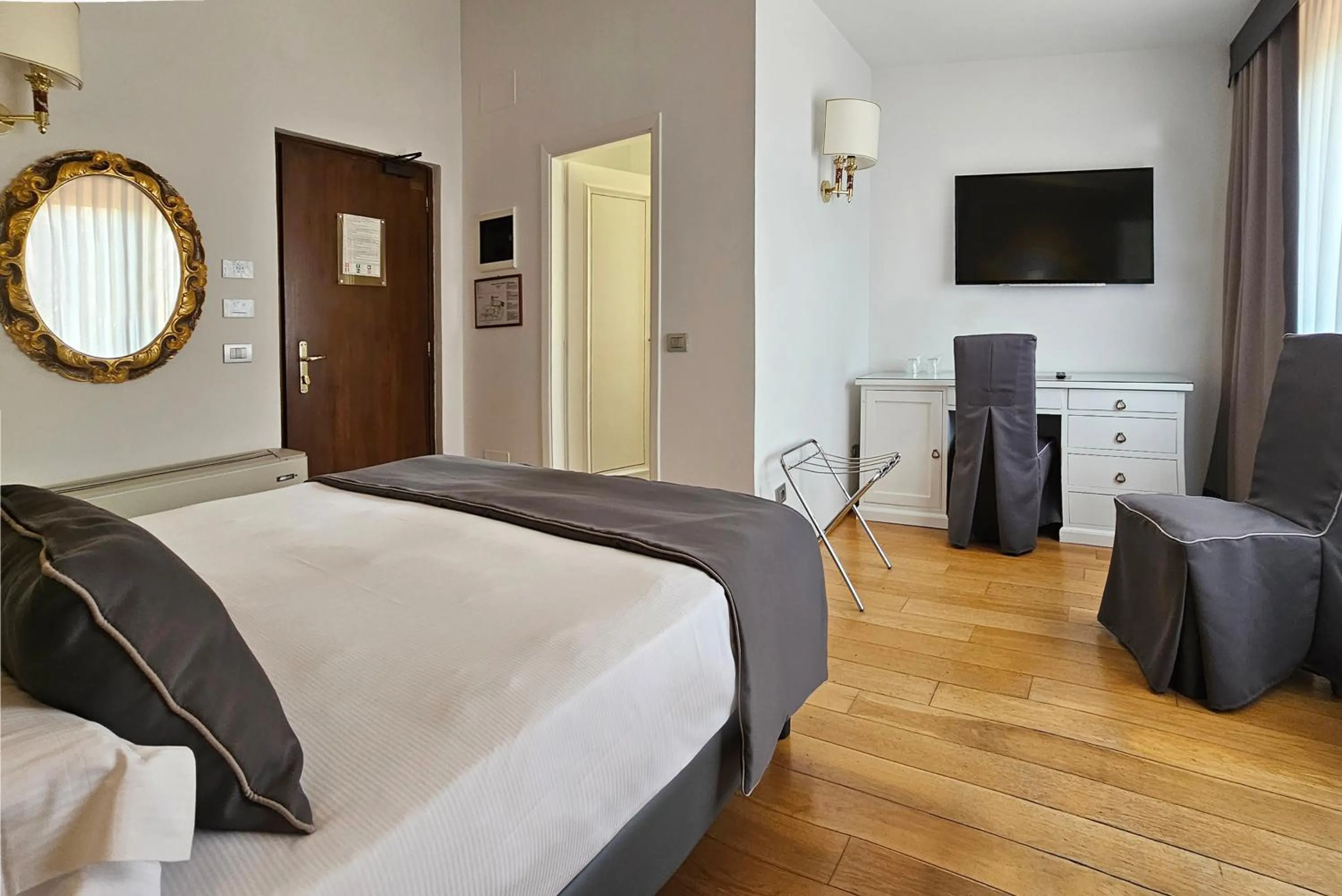 TV and multimedia, Bed in Hotel Atlantic Palace