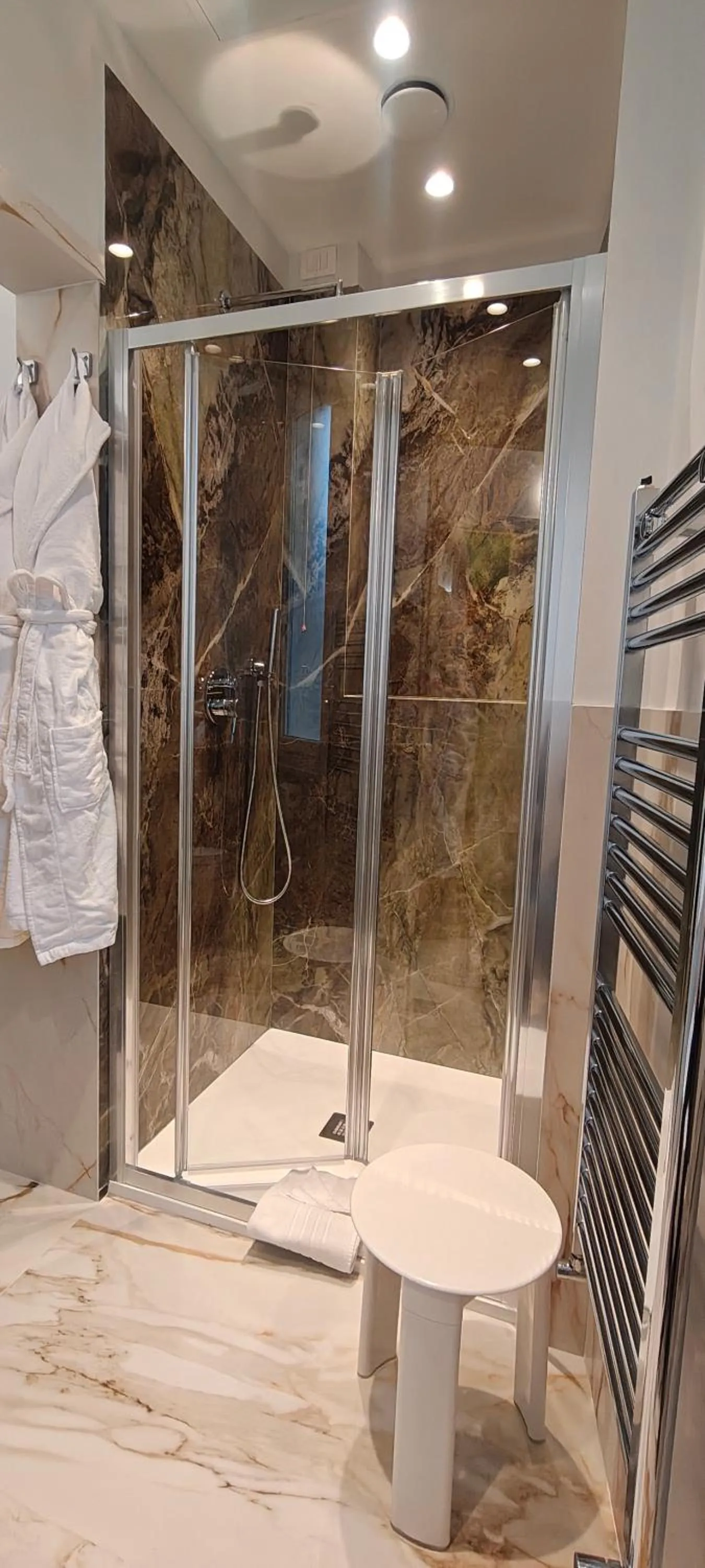 Shower in Hotel Atlantic Palace