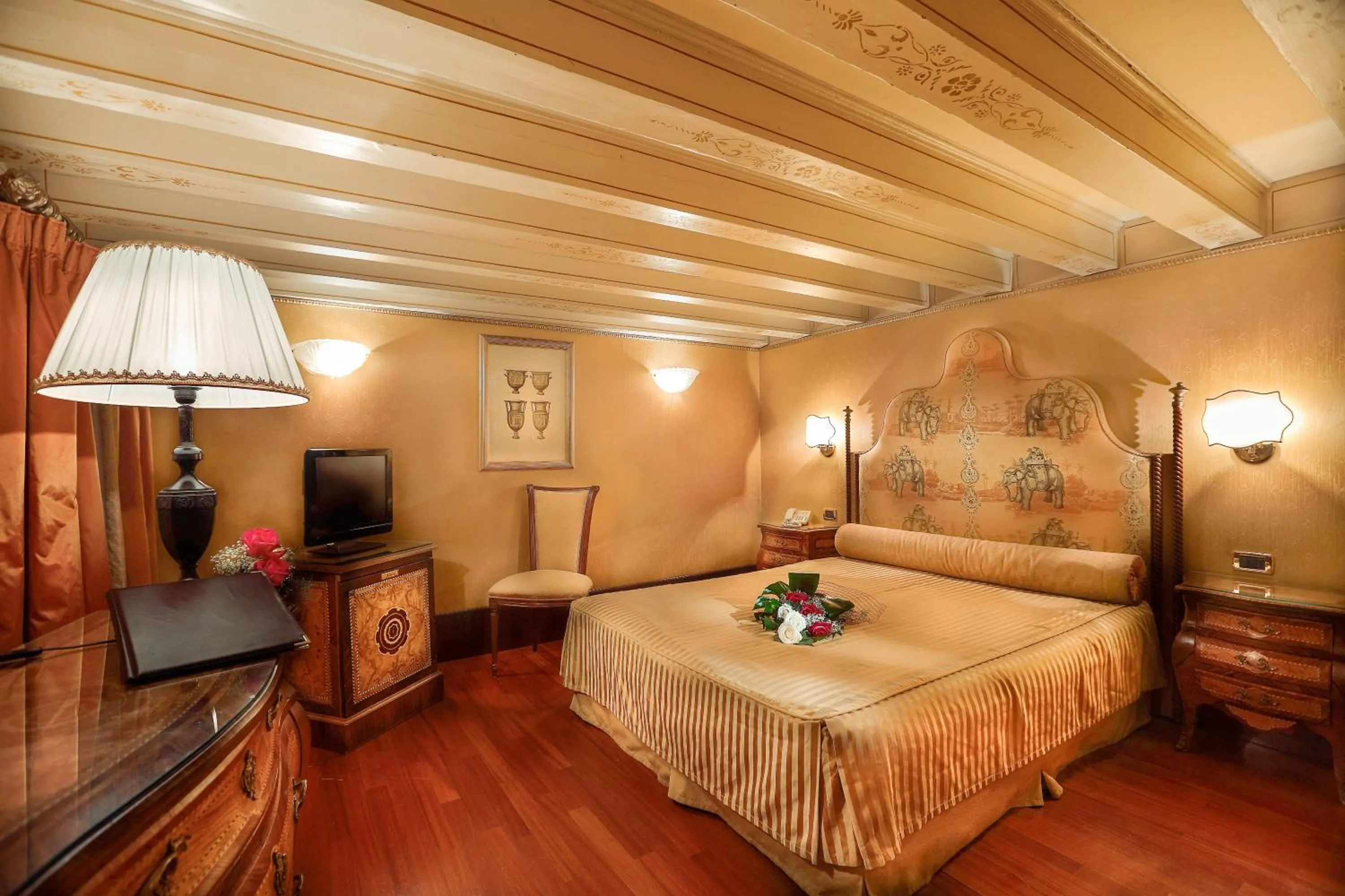 TV and multimedia, Bed in Hotel Colombina