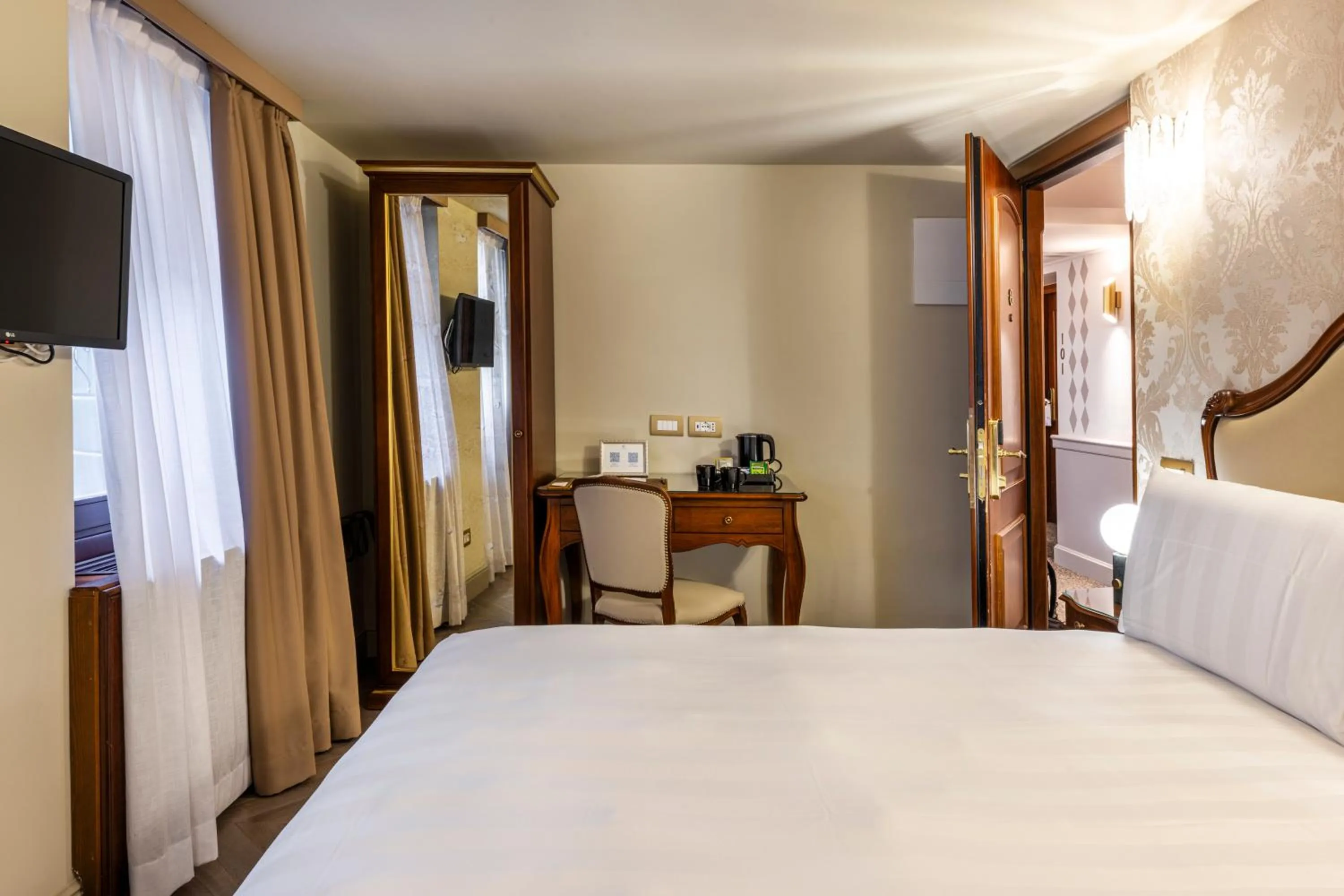 Bed in Hotel Colombina