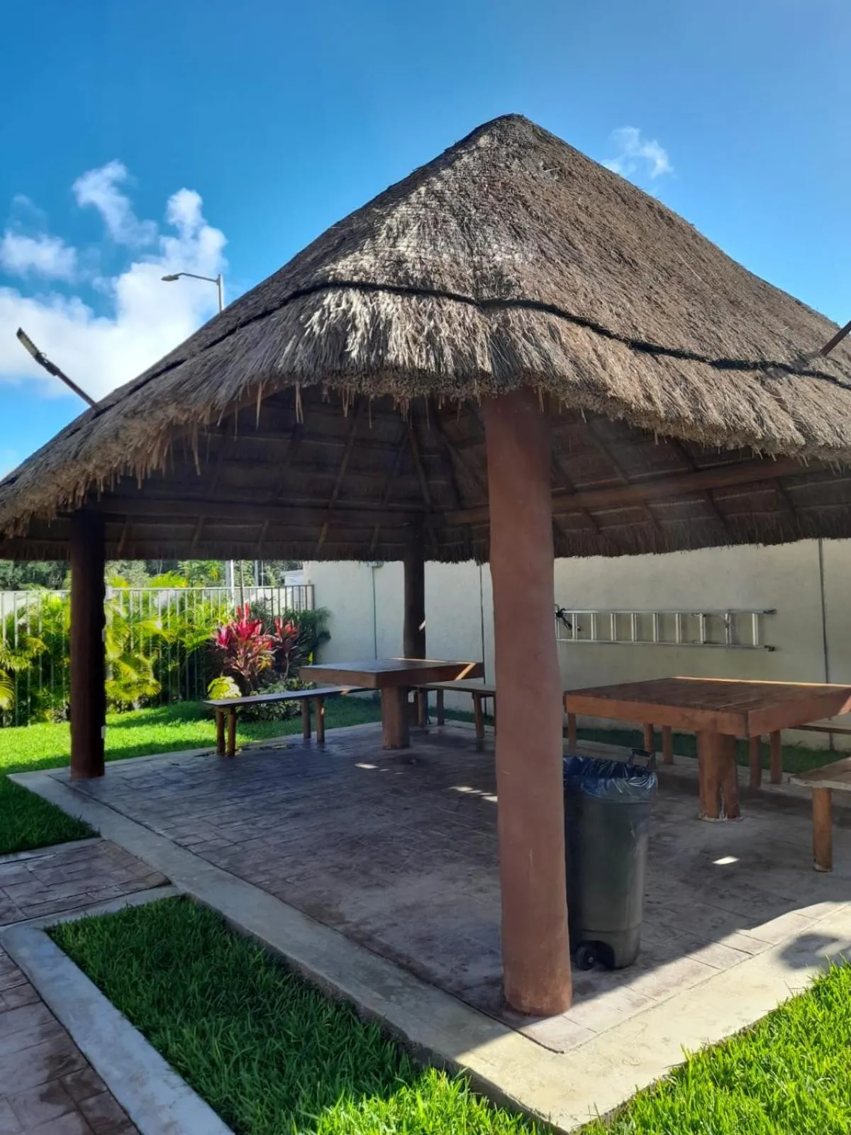 BBQ facilities in Fabulous Apartment HOEStel Lucerna!