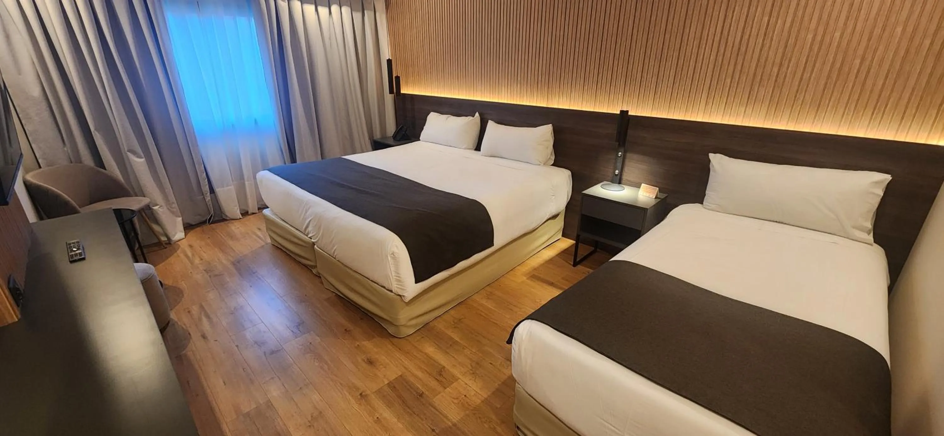 Bathroom, Bed in Hotel Canal Beagle