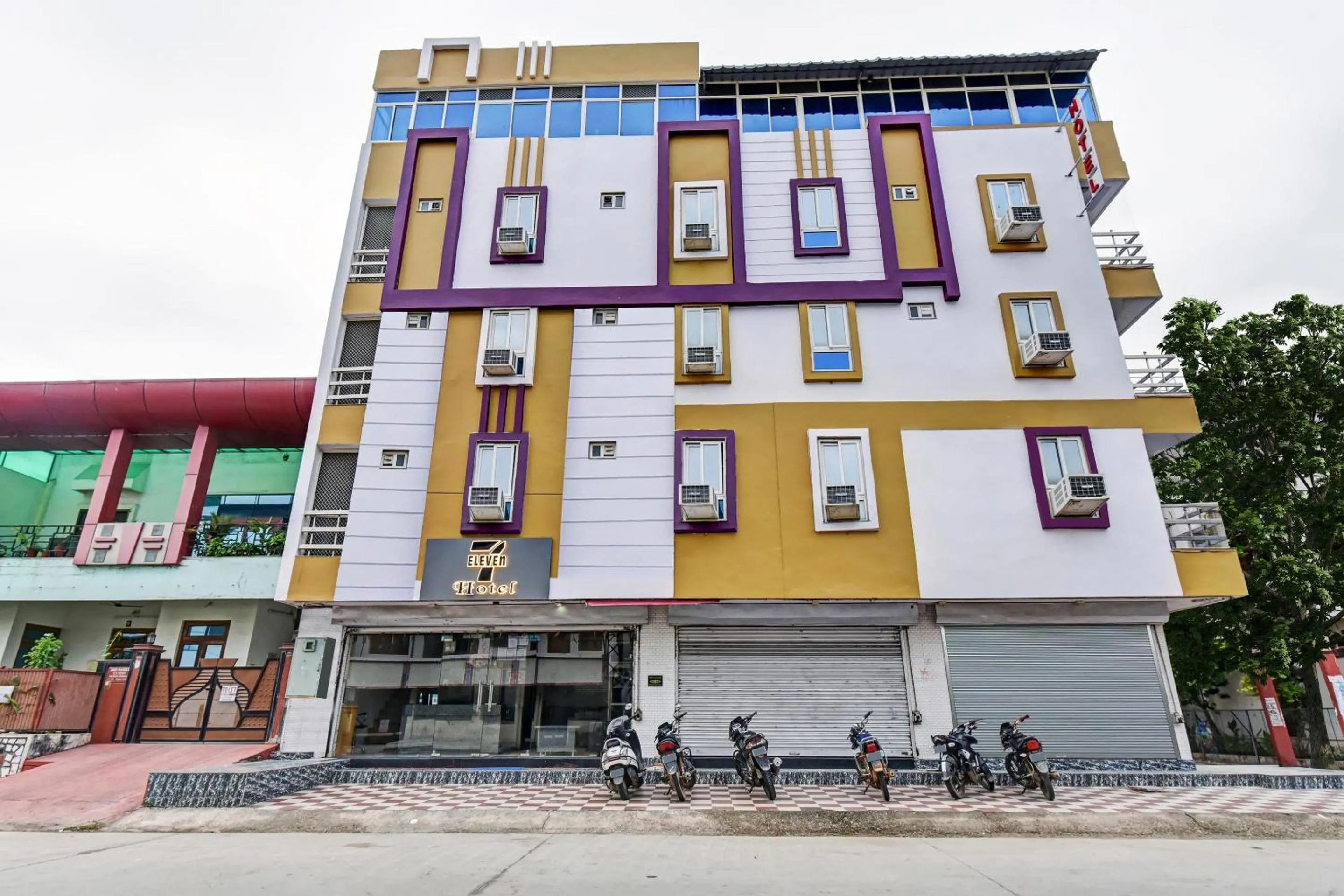 Hotel O Eleven Hotel & Banquet